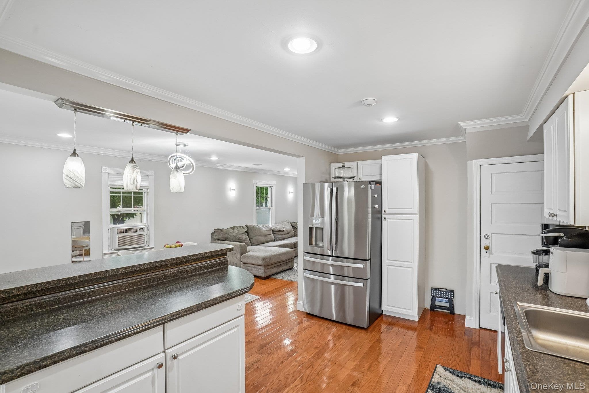 181 S Conger Avenue thumbnail 13
