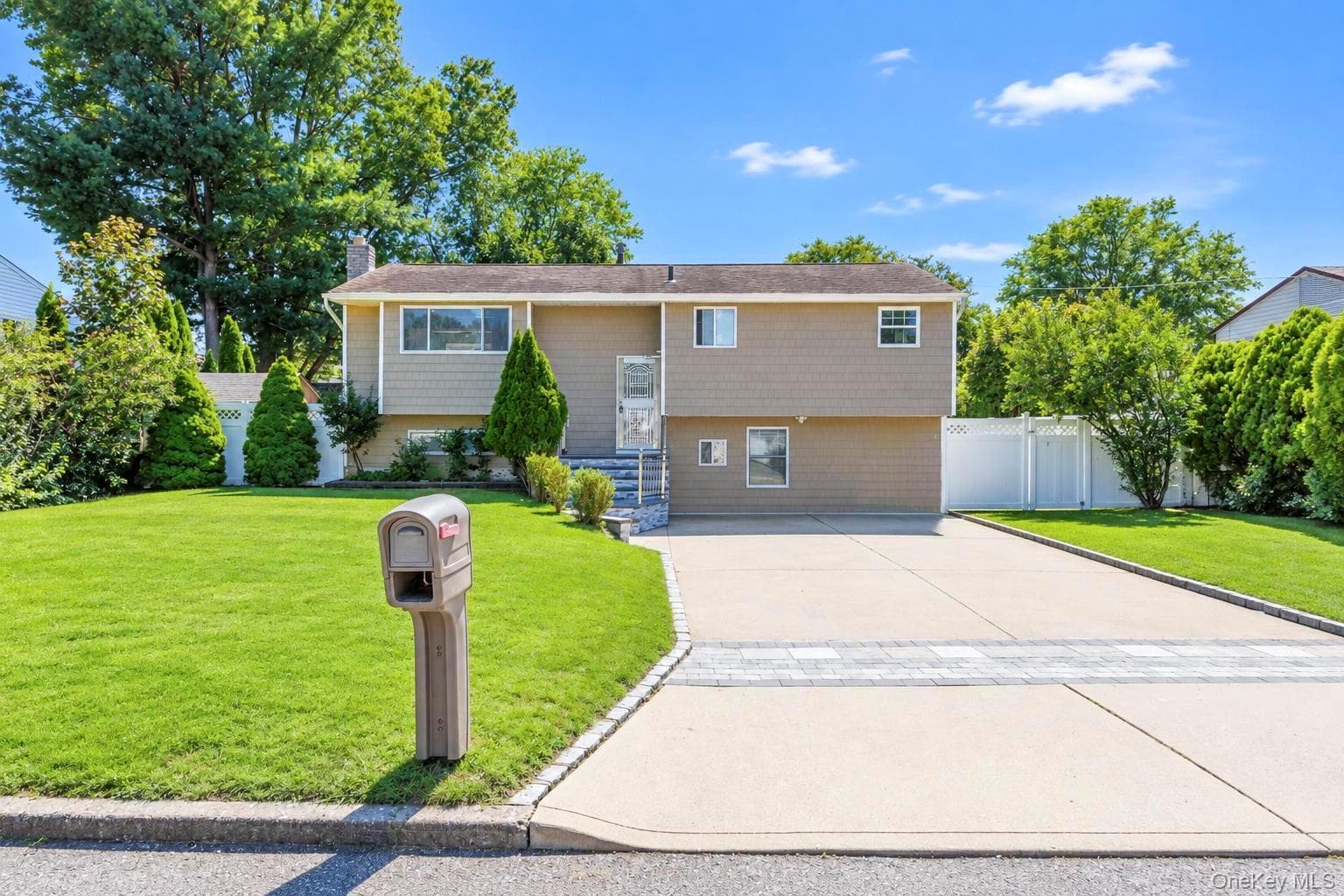 16 Berkeley Avenue, Selden
