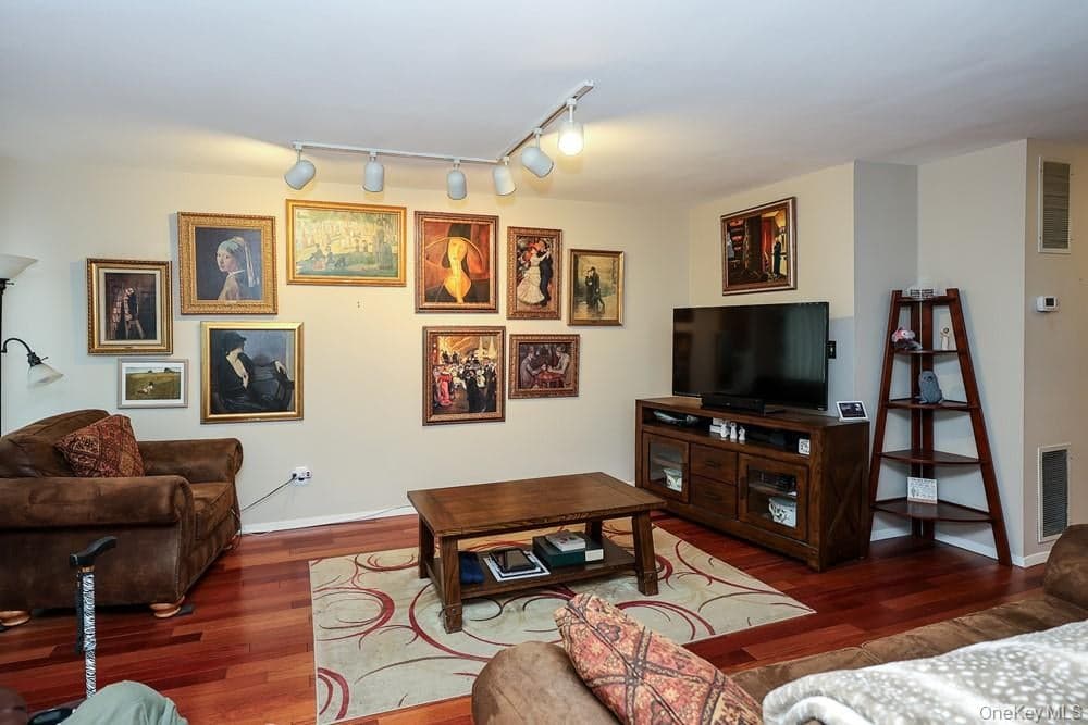 53 Villas Circle thumbnail 9