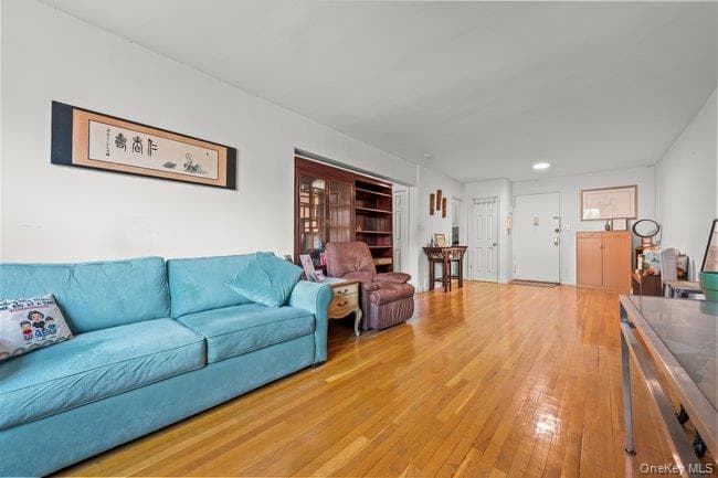 142-05 Roosevelt Avenue Unit: #539 thumbnail 3