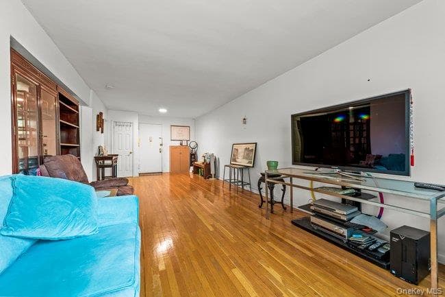 142-05 Roosevelt Avenue Unit: #539 thumbnail 4