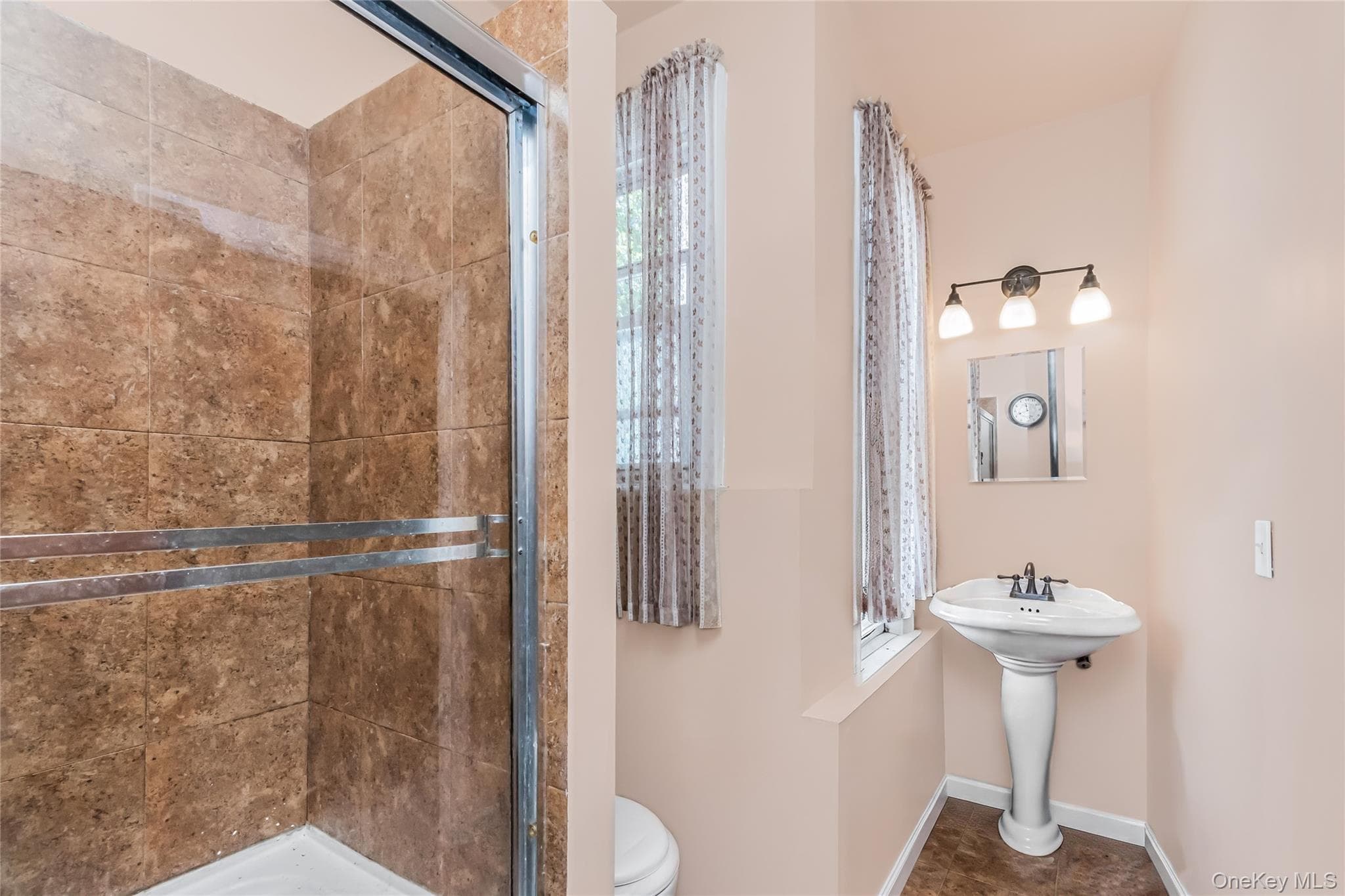 269 Swinton Avenue thumbnail 21