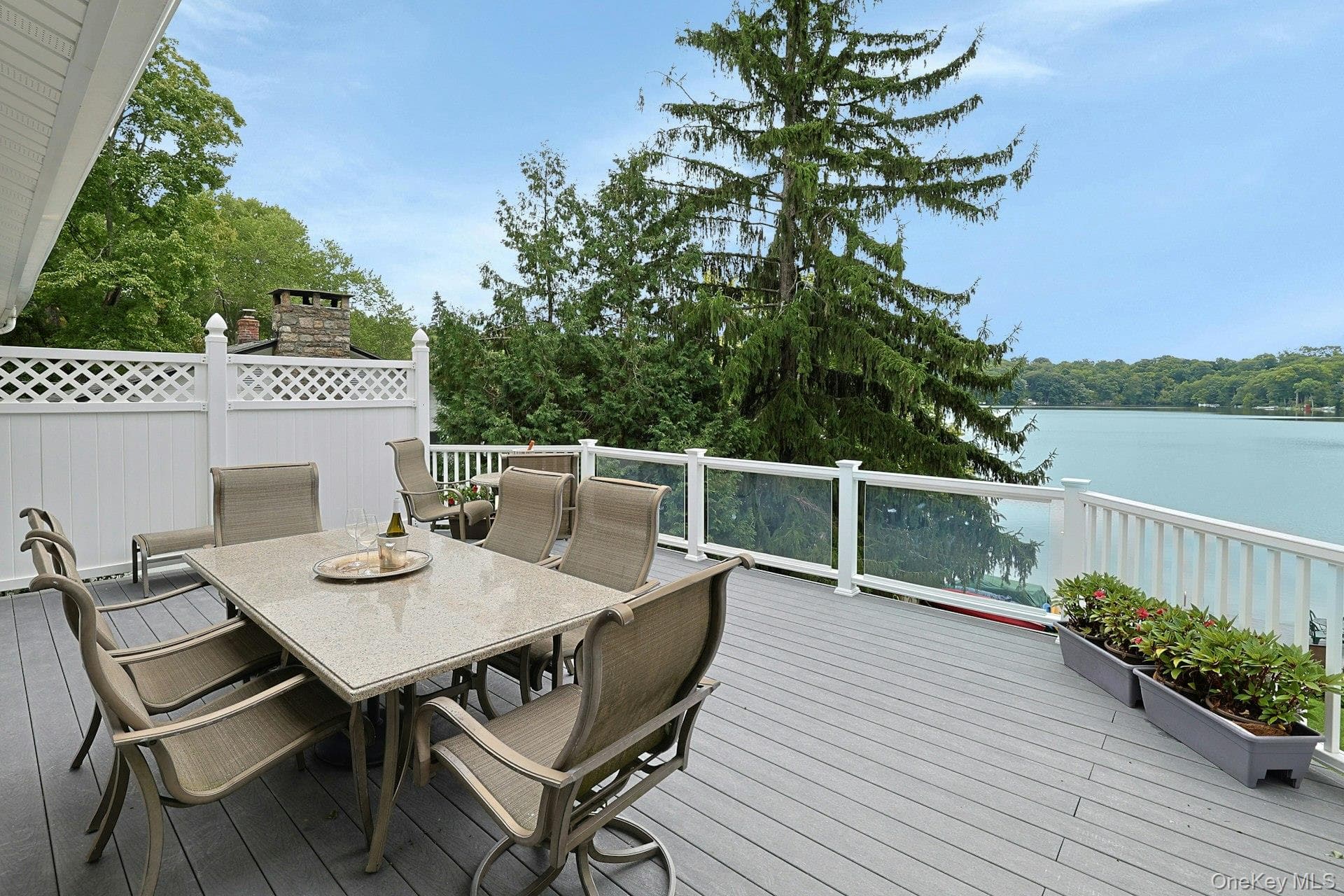 11 Lakeside Road thumbnail 5