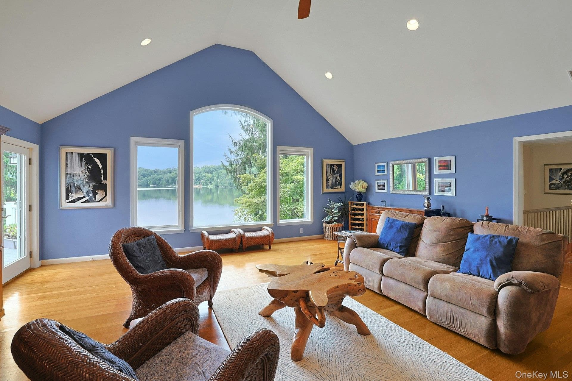 11 Lakeside Road thumbnail 9