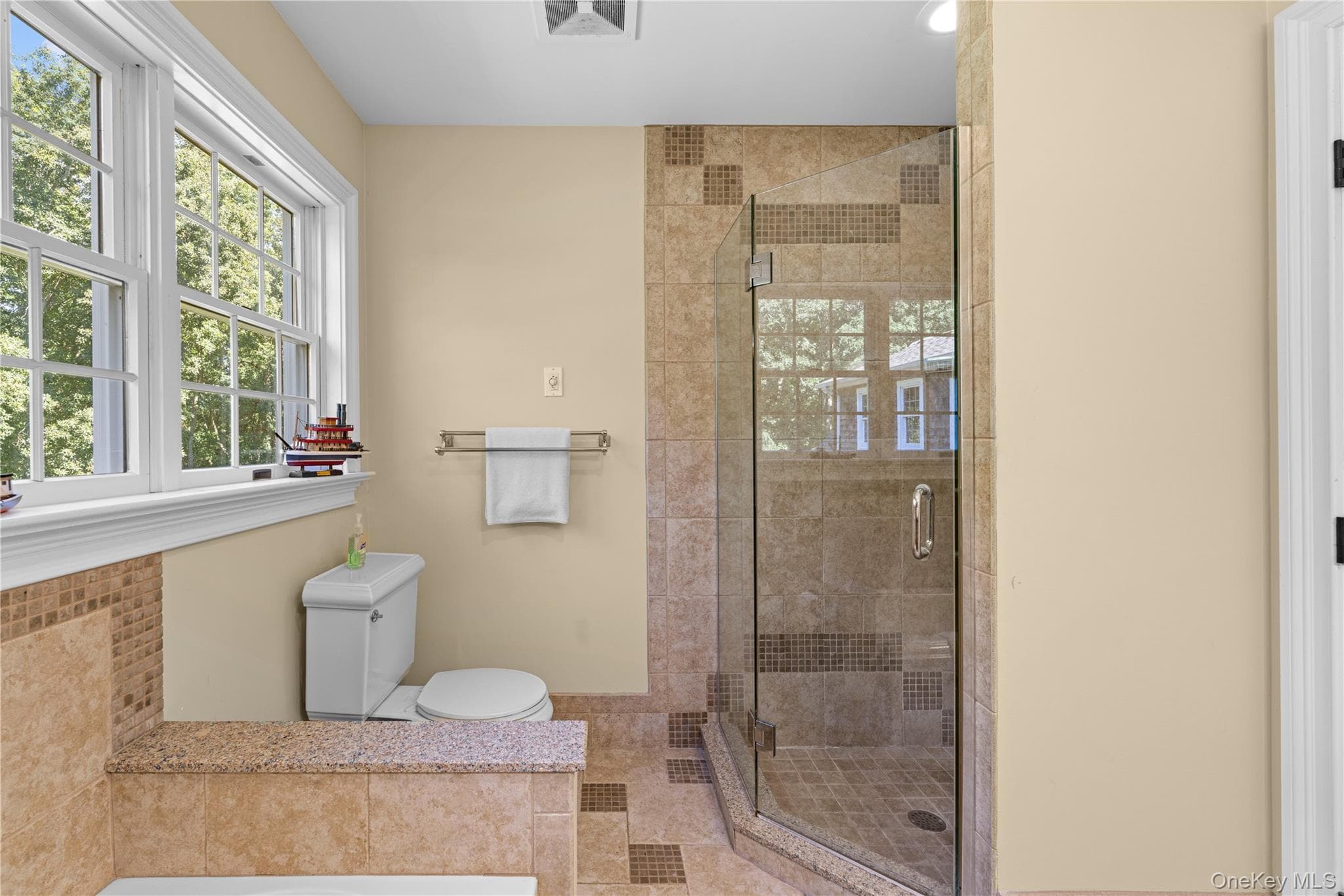 66 Woodlawn Avenue thumbnail 26