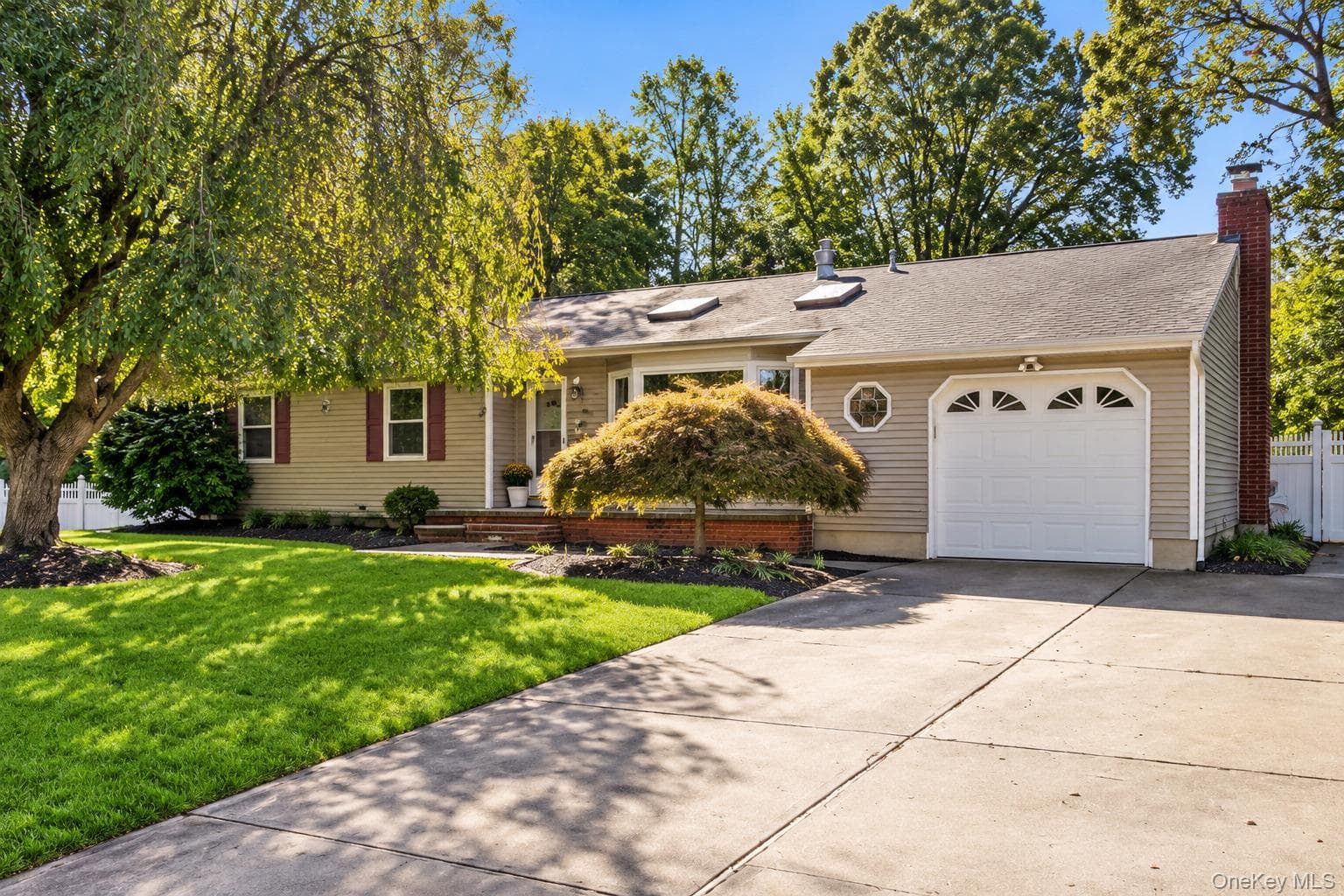 46 Cedar Street, Selden