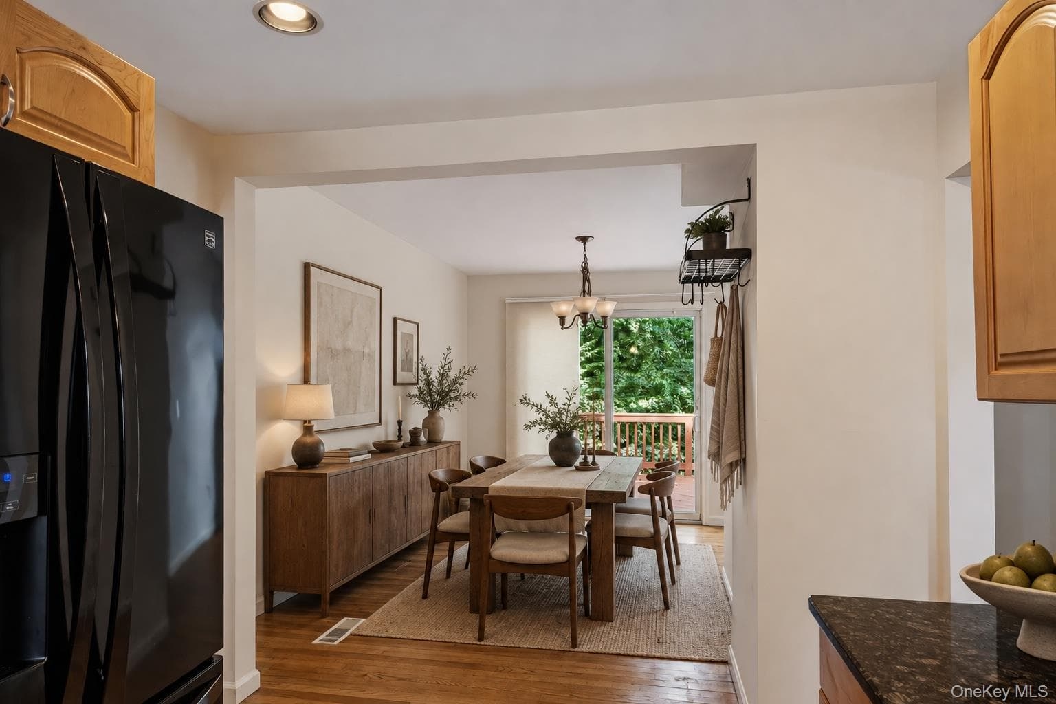 9 Horns Park Road thumbnail 7