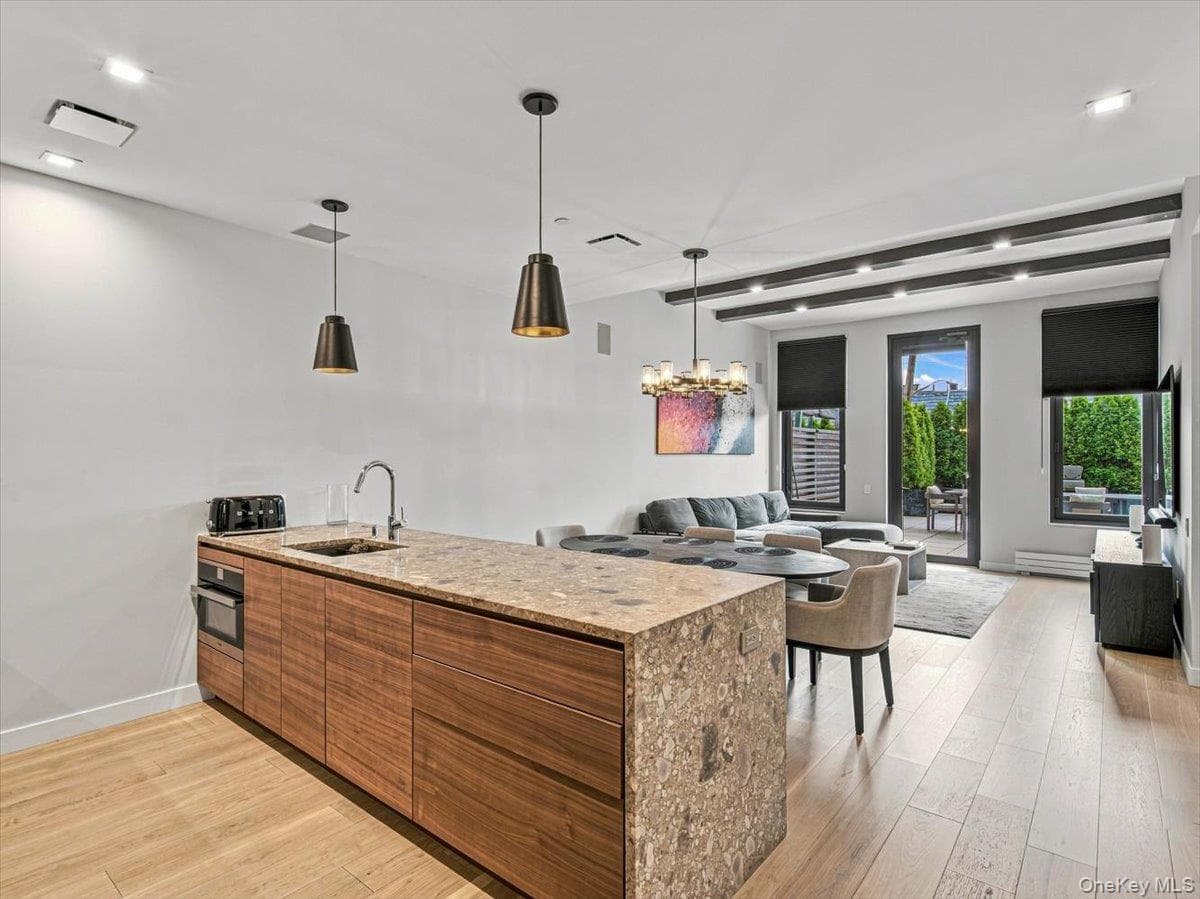2121 31st Street Unit: 2C thumbnail 9
