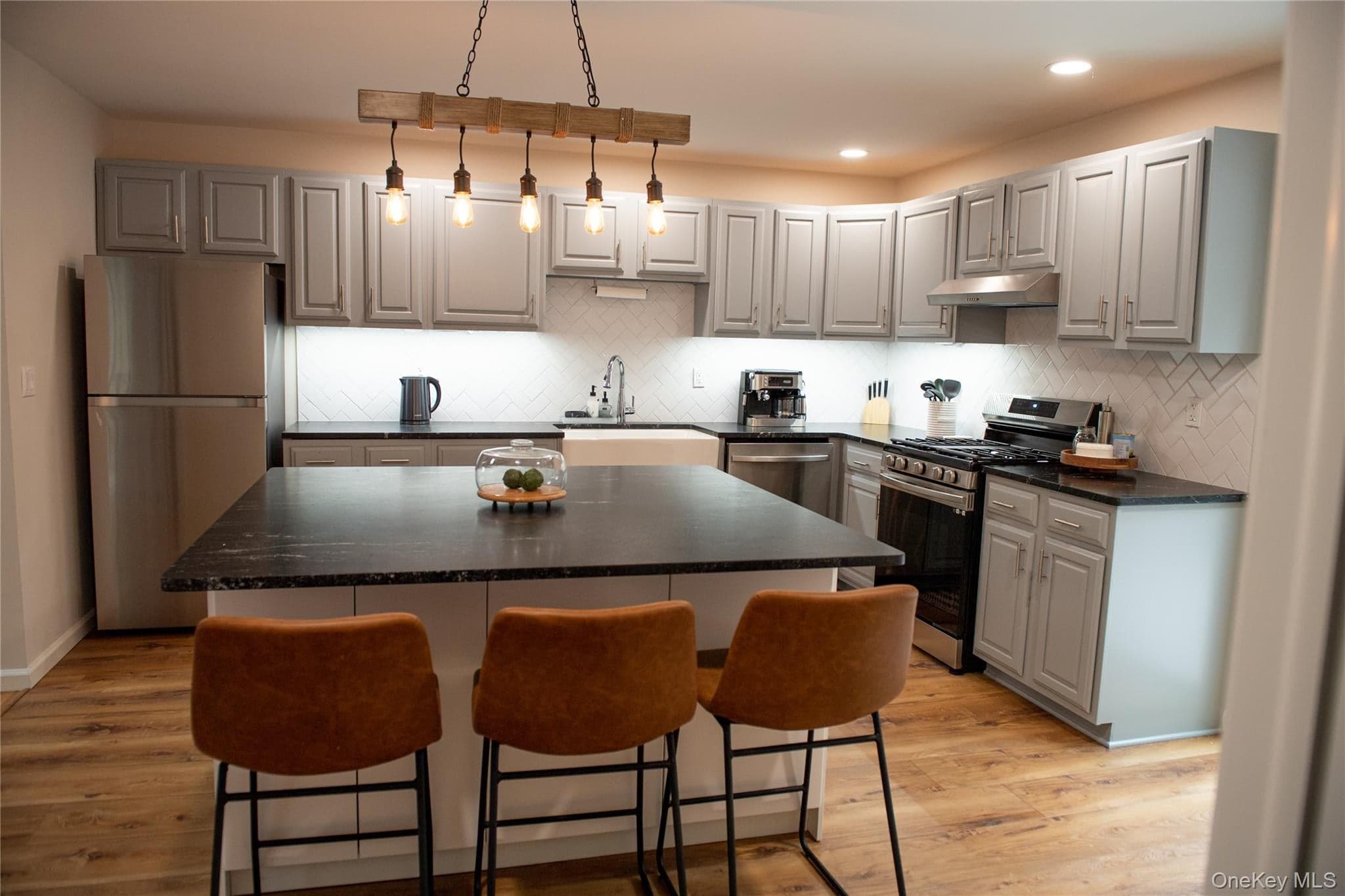 1270 Roaring Brook Lane thumbnail 6