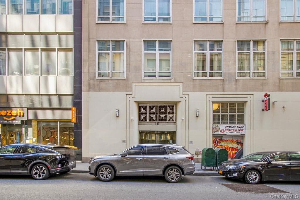 111 Fulton Street Unit: 613 thumbnail 2