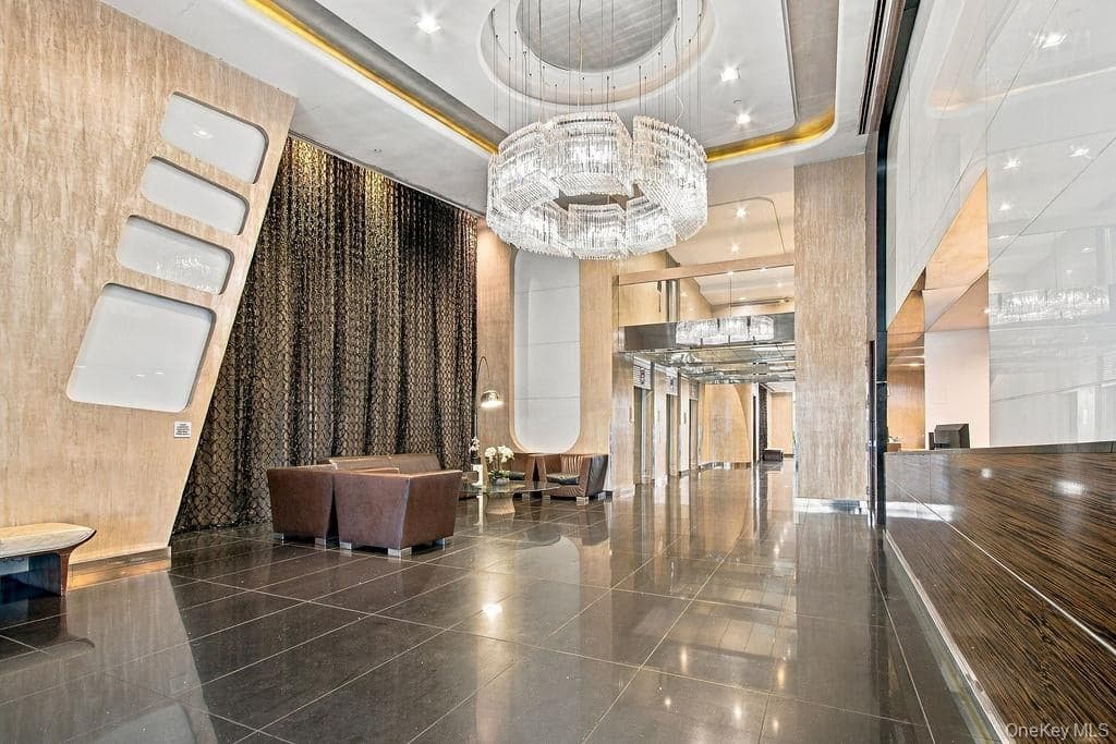 111 Fulton Street Unit: 613 thumbnail 4