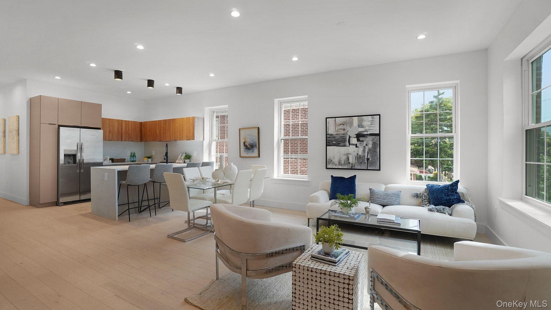 2424 Esplanade Avenue thumbnail 2