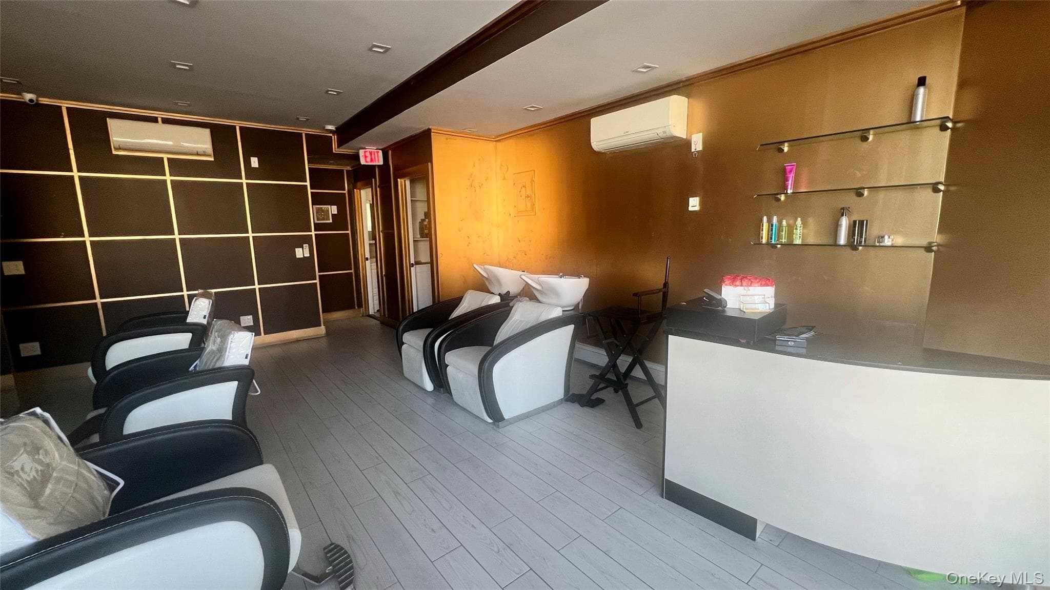 880 Midland Avenue thumbnail 4