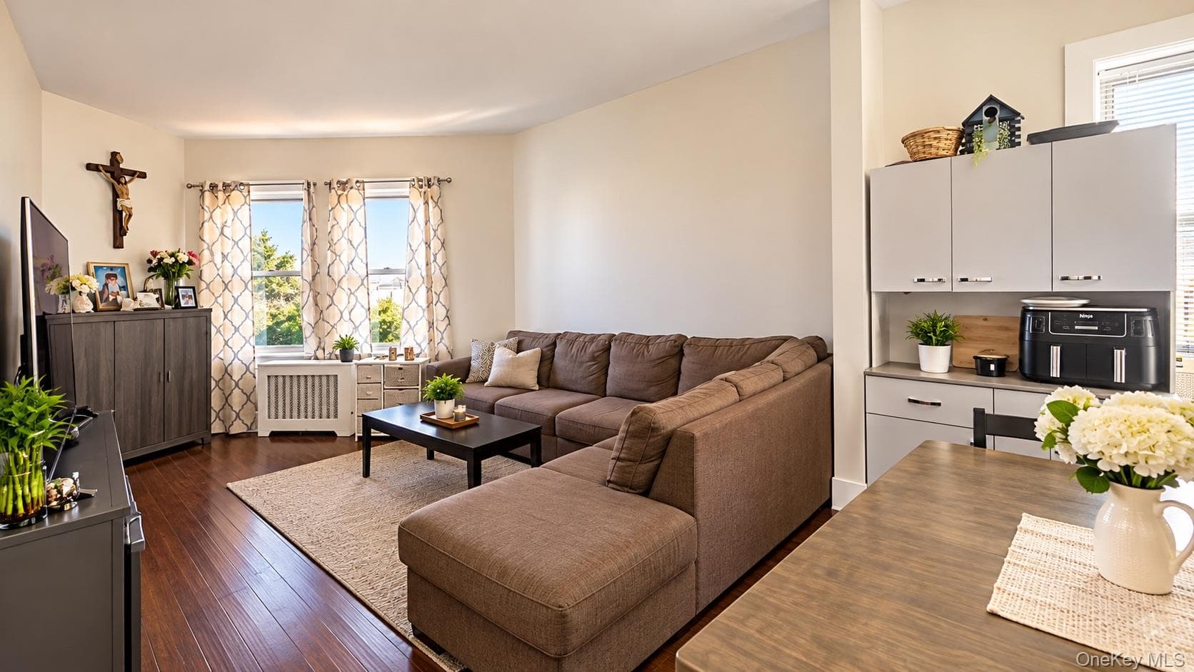 880 Midland Avenue thumbnail 8