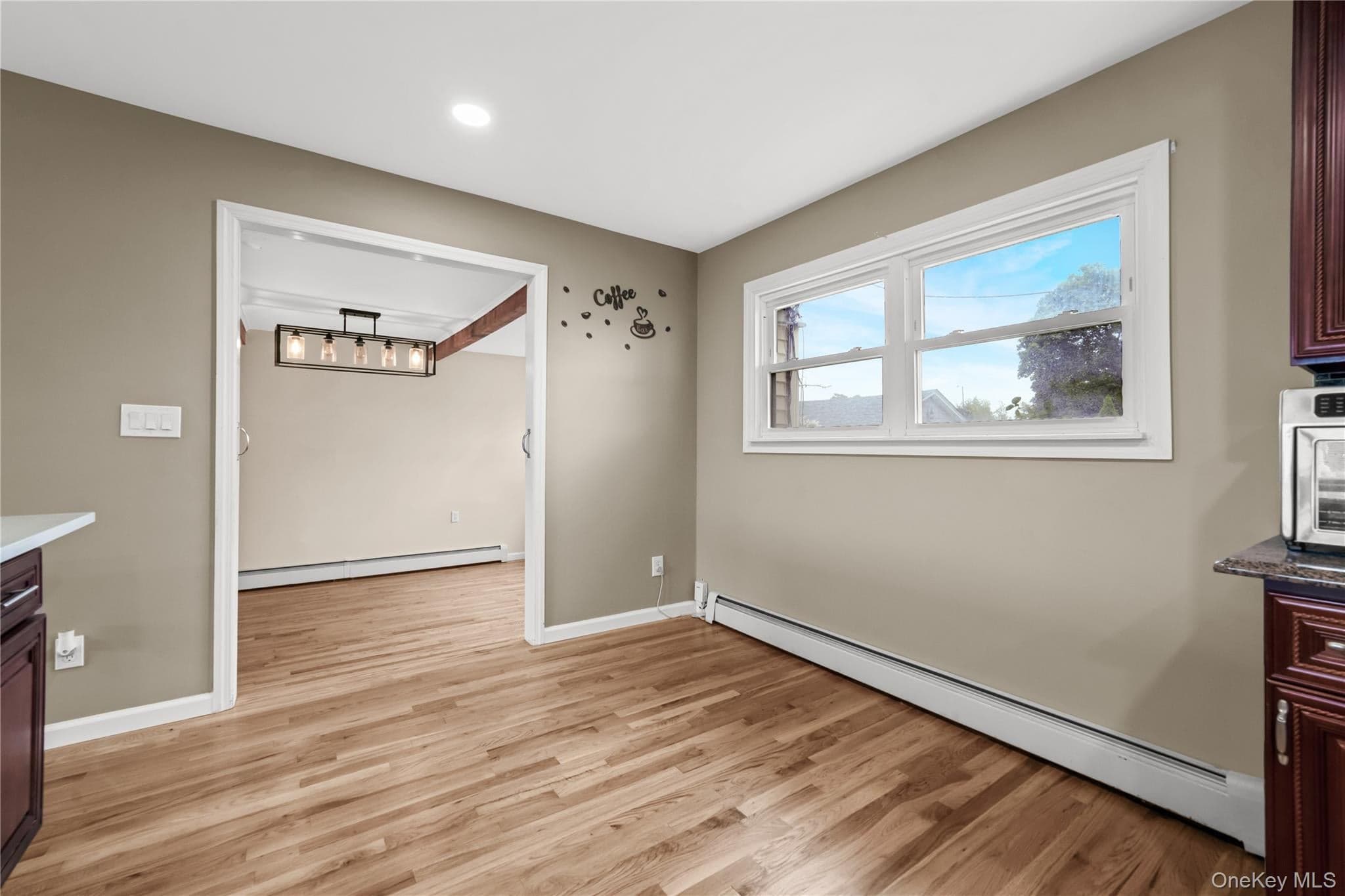 280 S Bayview Avenue thumbnail 11
