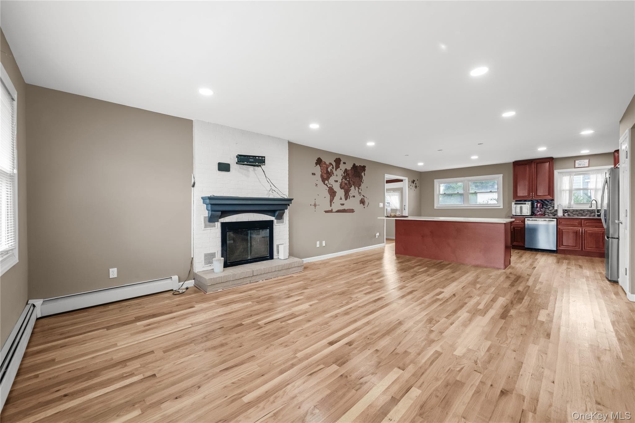 280 S Bayview Avenue thumbnail 5
