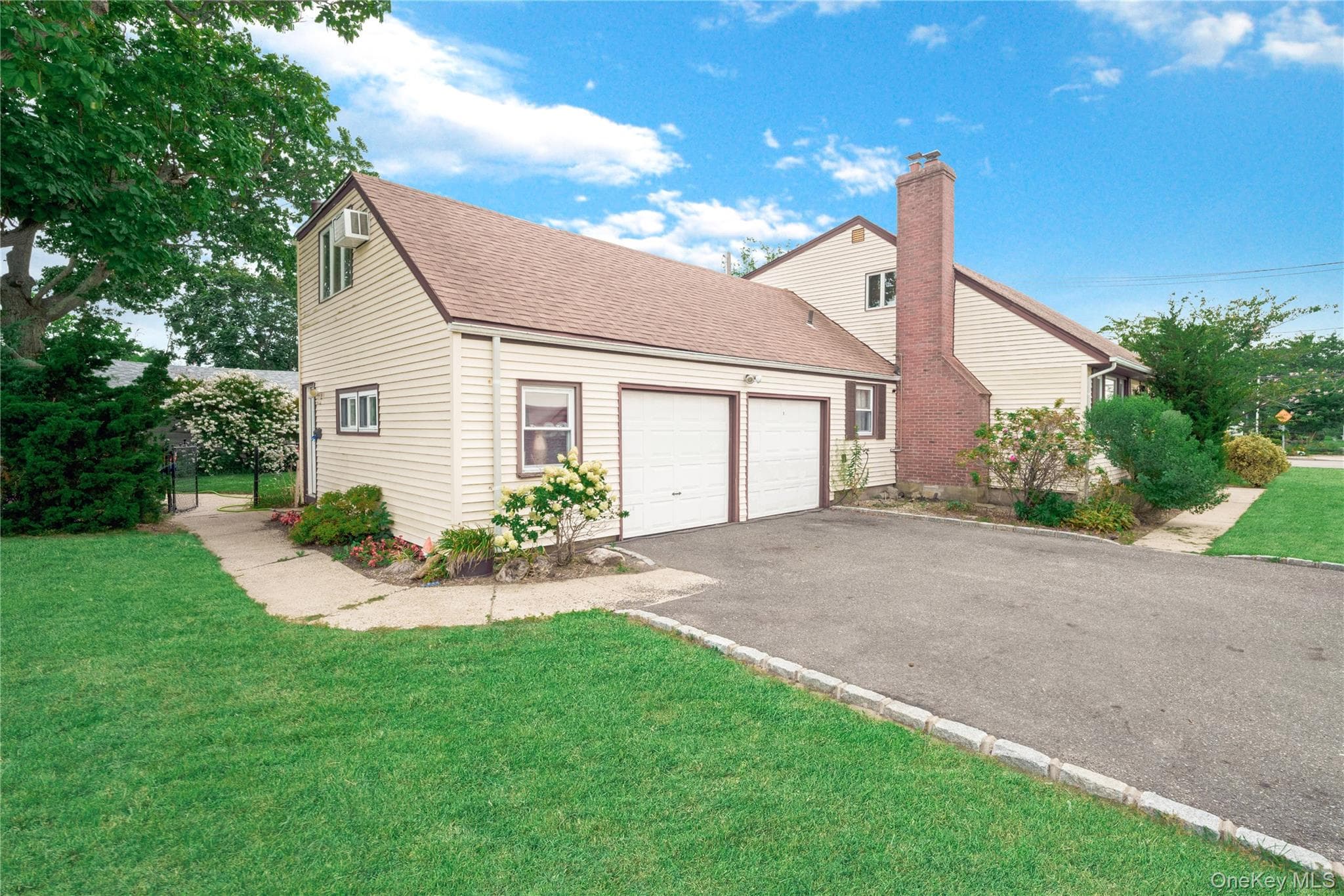 280 S Bayview Avenue, Amityville