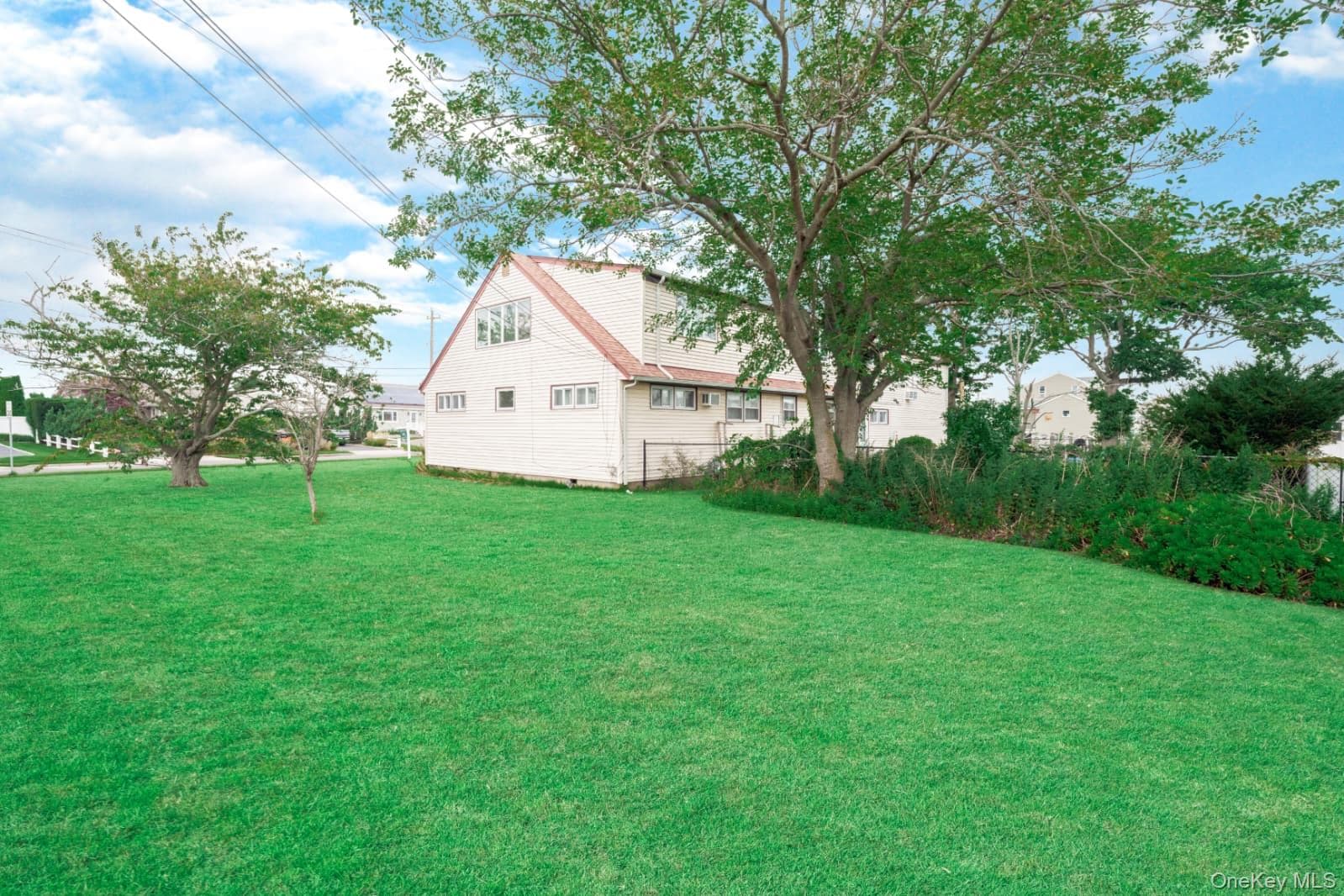 280 S Bayview Avenue thumbnail 30