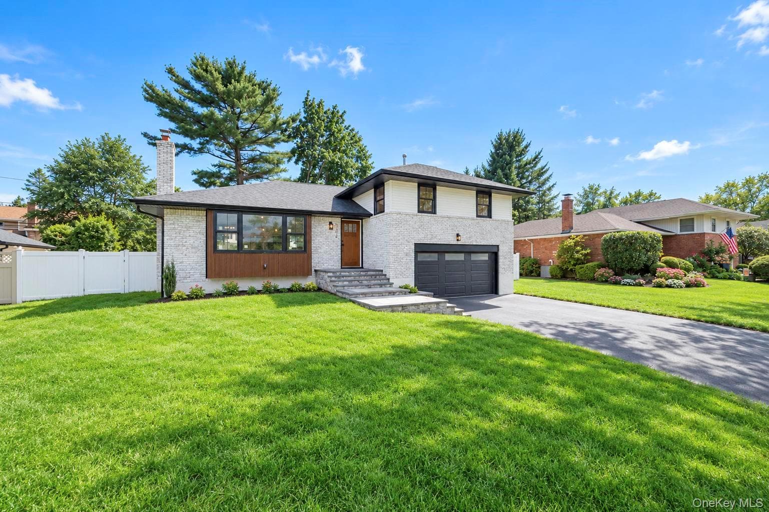 2056 Stratford Drive thumbnail 2