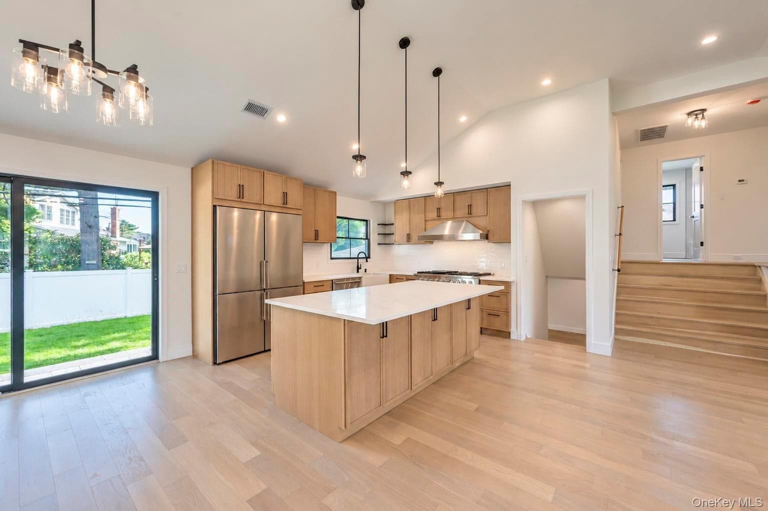 2056 Stratford Drive thumbnail 10