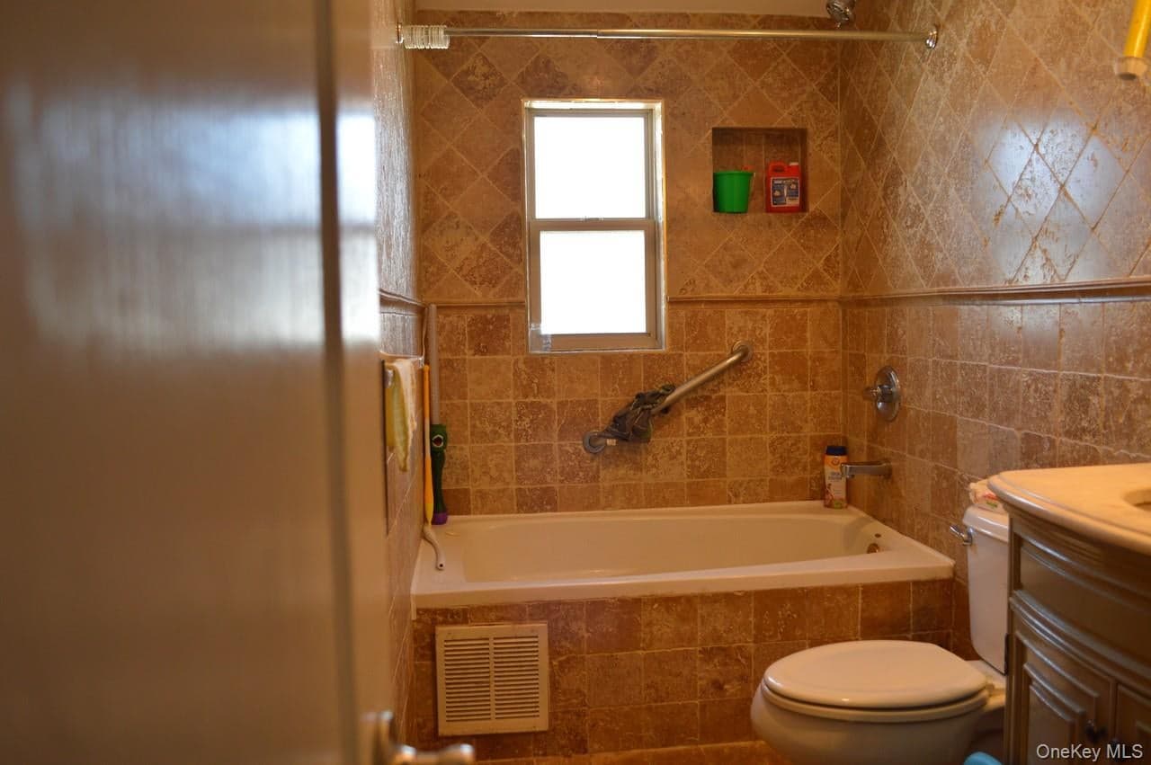 13-31 209th Street thumbnail 16