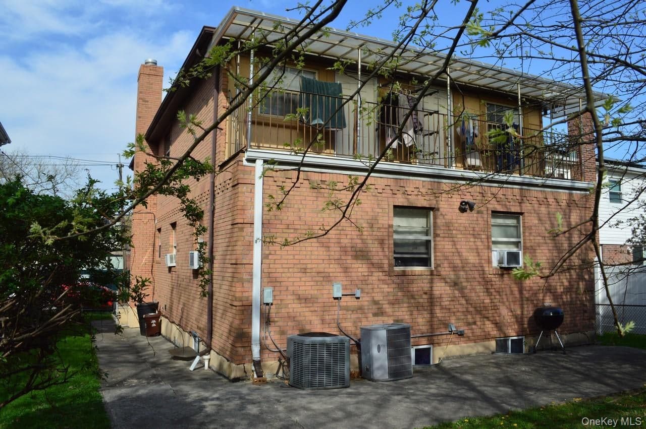 13-31 209th Street thumbnail 23