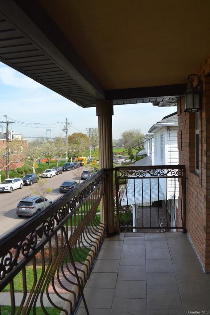 13-31 209th Street thumbnail 21