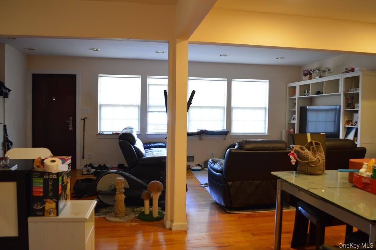 13-31 209th Street thumbnail 6