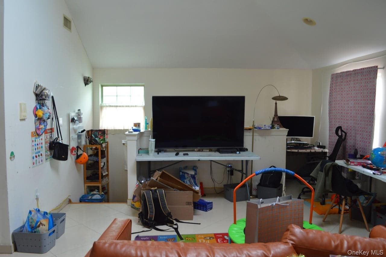 13-31 209th Street thumbnail 15
