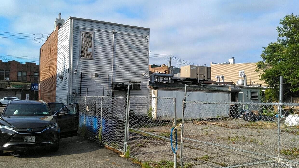 75-11 75-13 Metropolitan Avenue thumbnail 12