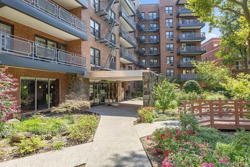 87-10 51 Avenue Unit: #1 thumbnail 4