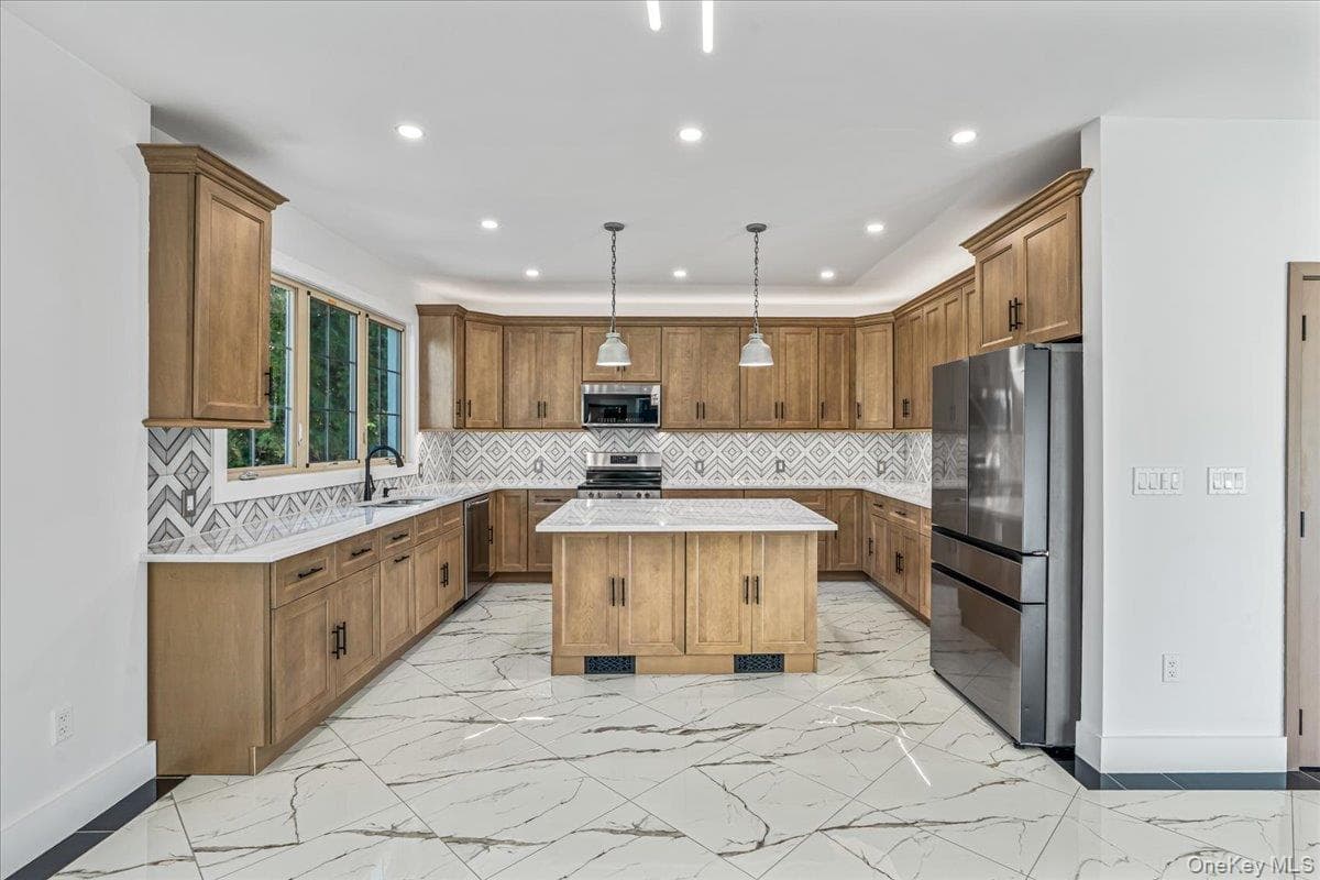 740 Willow Road thumbnail 9