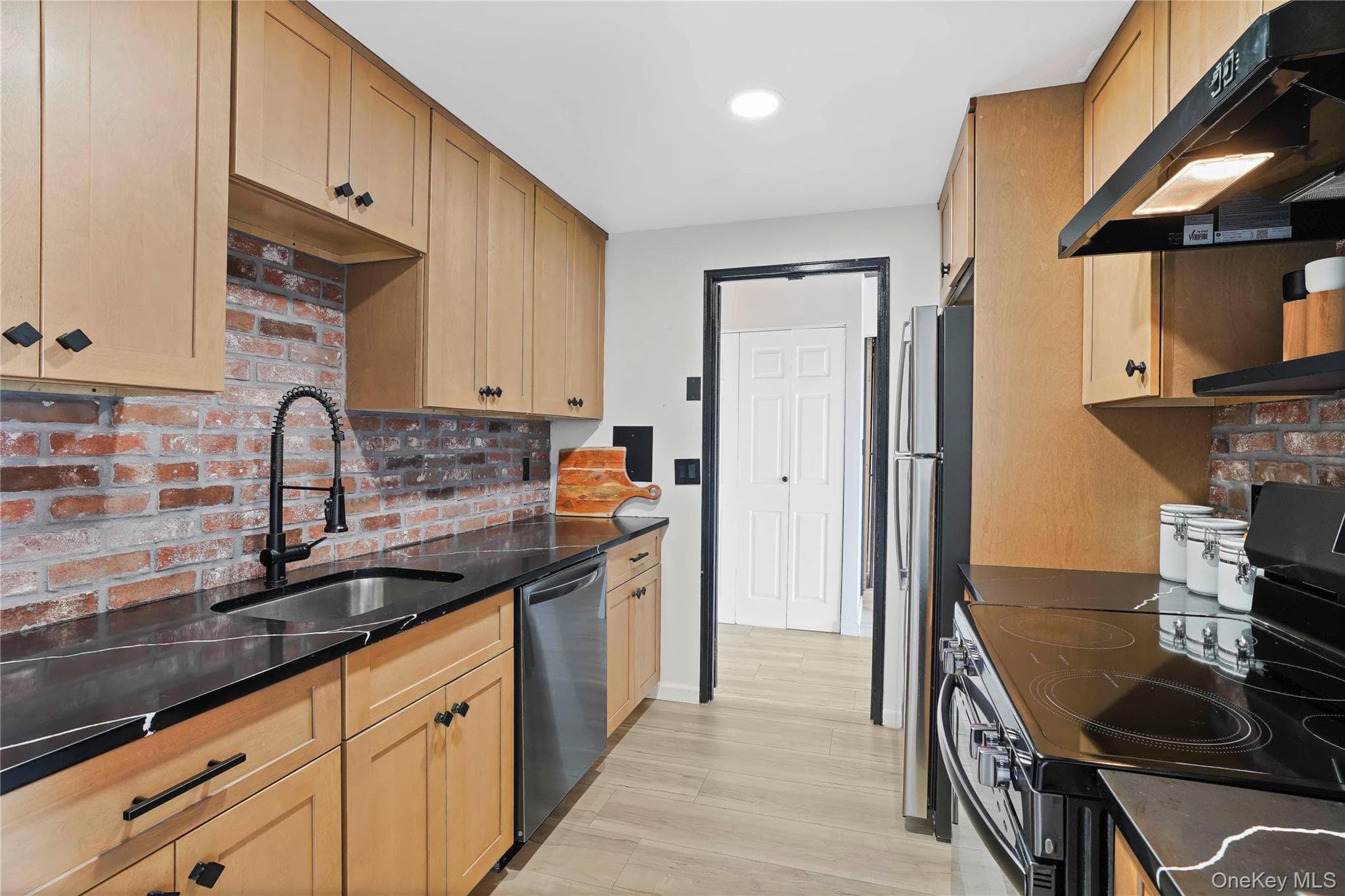 500 High Point Drive Unit: 709 thumbnail 17