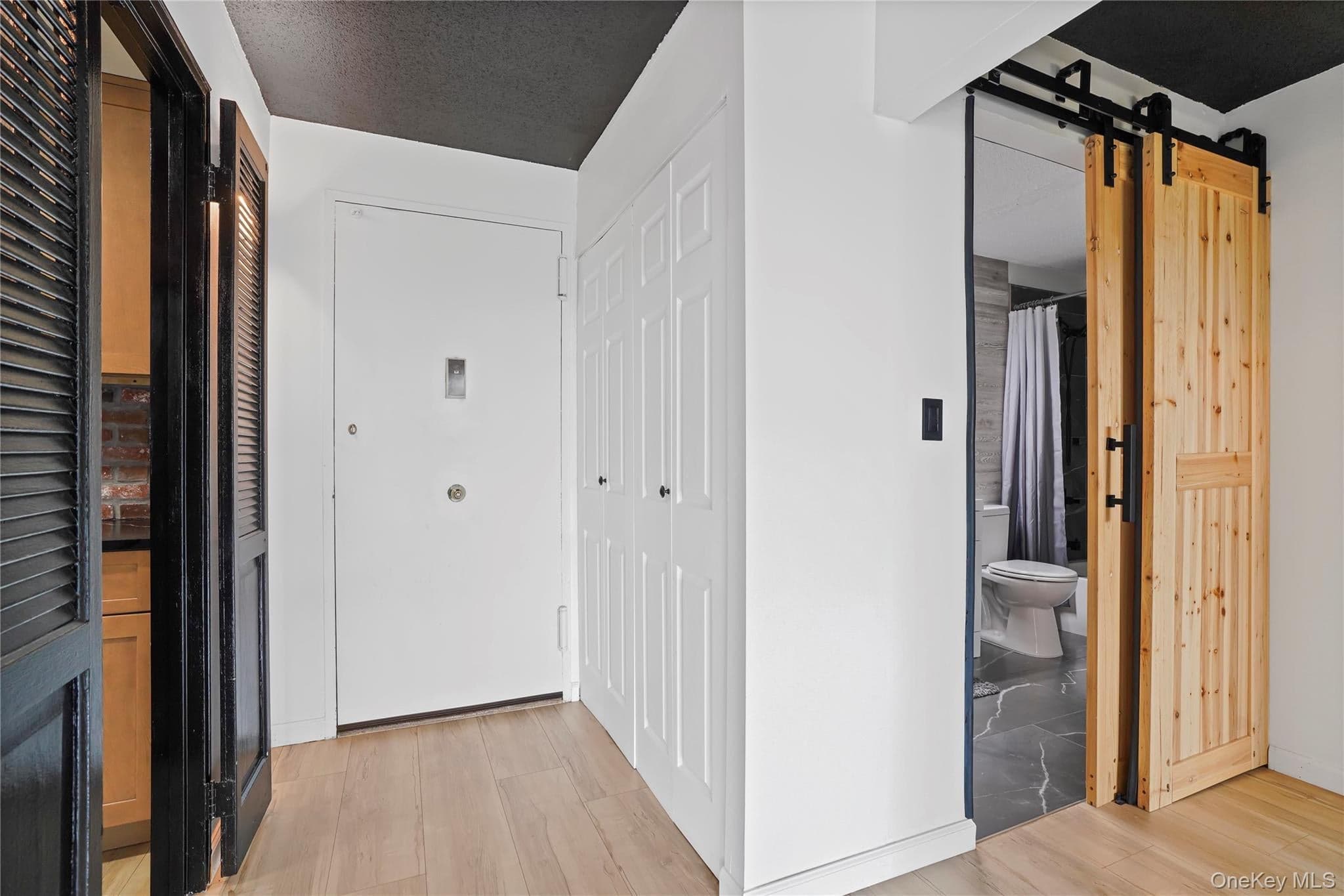500 High Point Drive Unit: 709 thumbnail 11