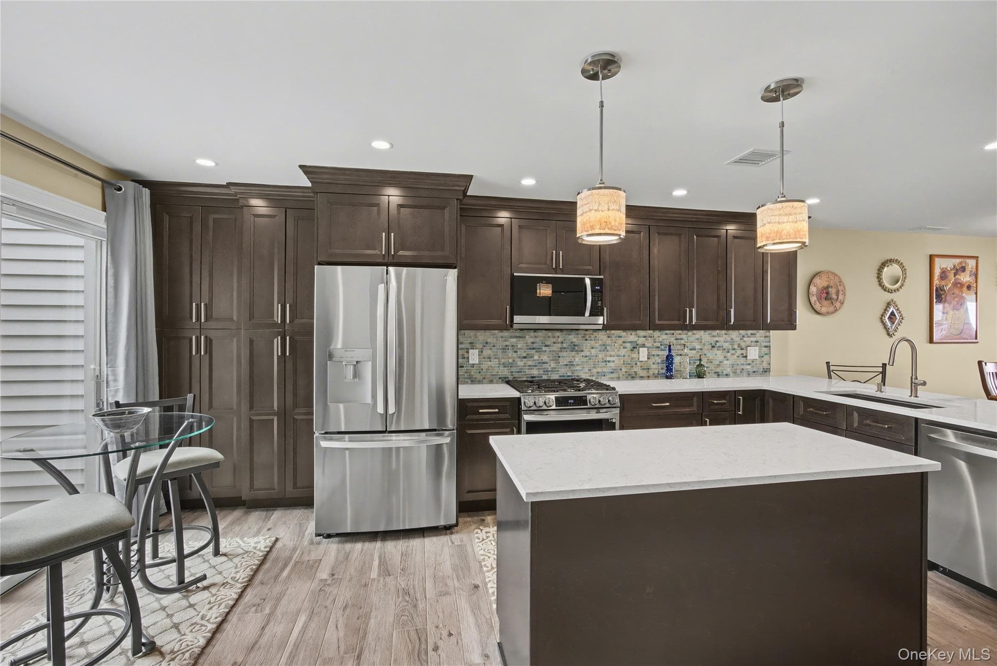 805 Bluffs Drive Unit: 805 thumbnail 8