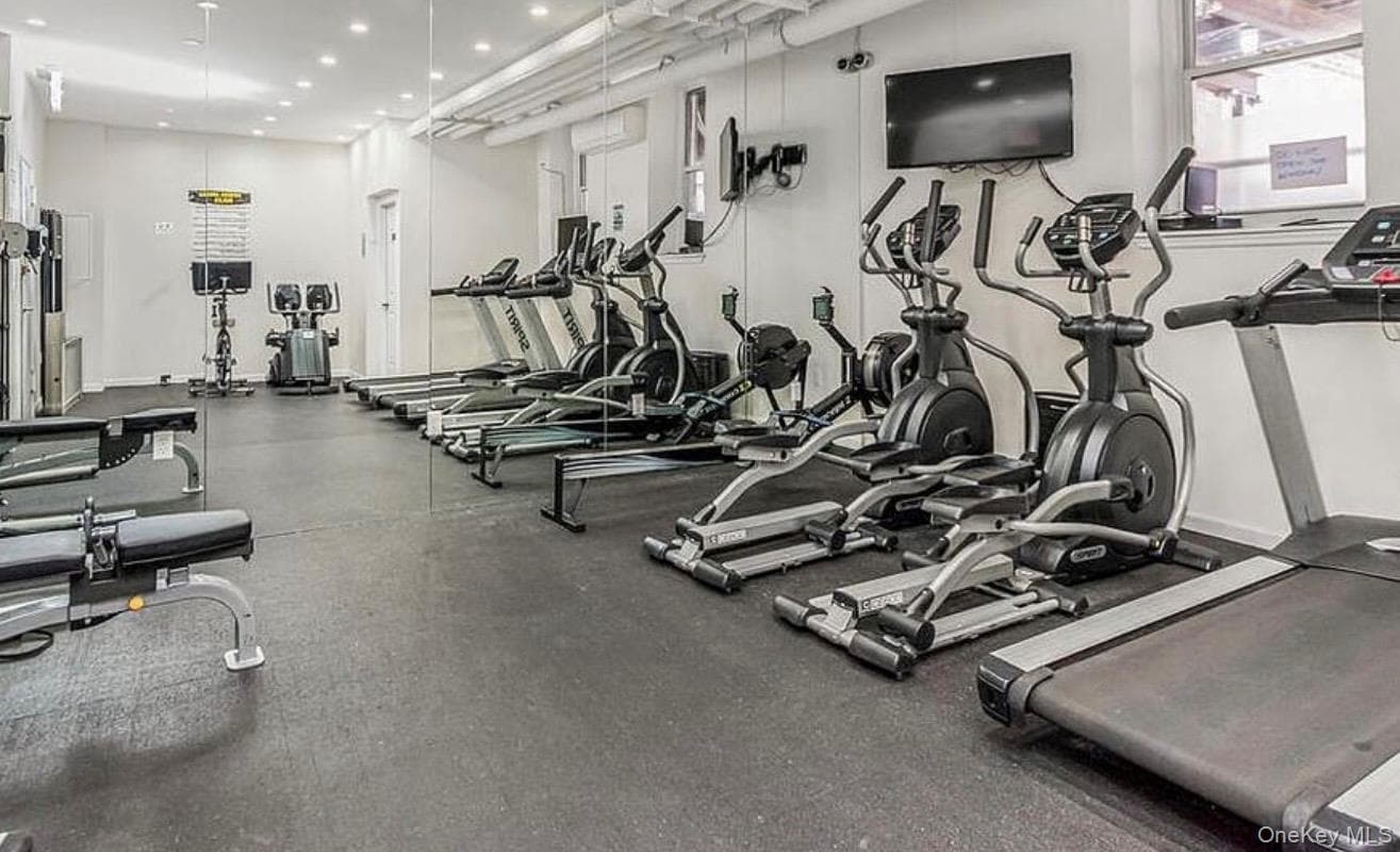 3636 Fieldston Road Unit: 3L thumbnail 20