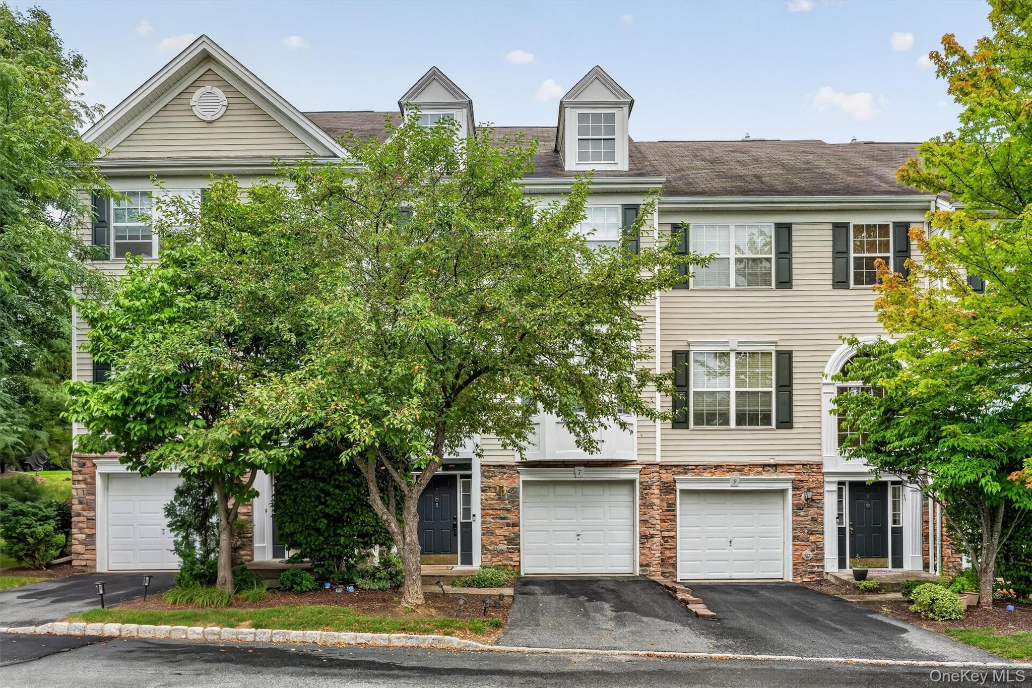 7 Gillian Court, Monroe