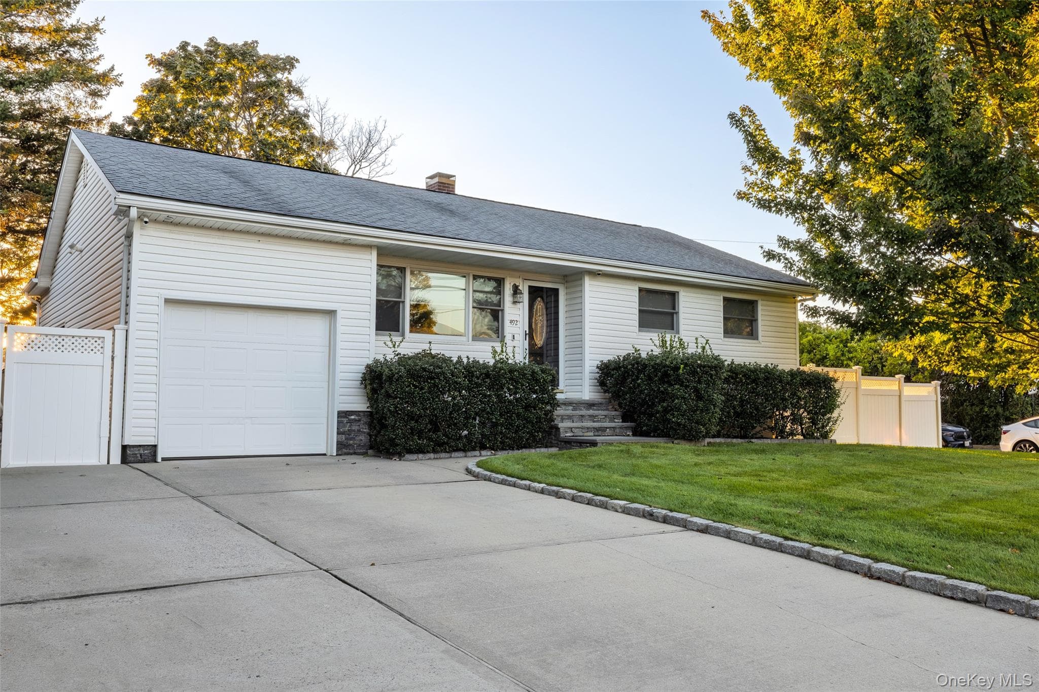 492 Connetquot Avenue thumbnail 17