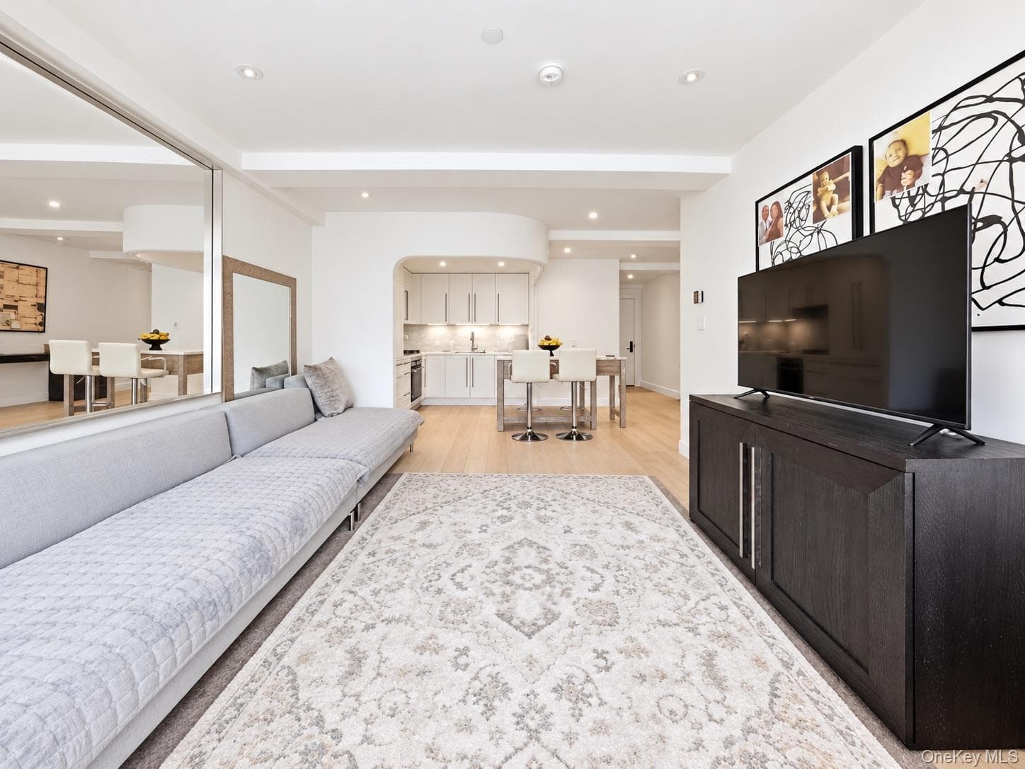 533 E 12th Street Unit: 5B thumbnail 3