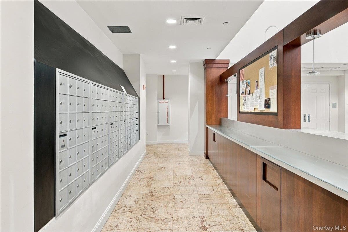 100 Harbor View Drive Unit: 651 thumbnail 38