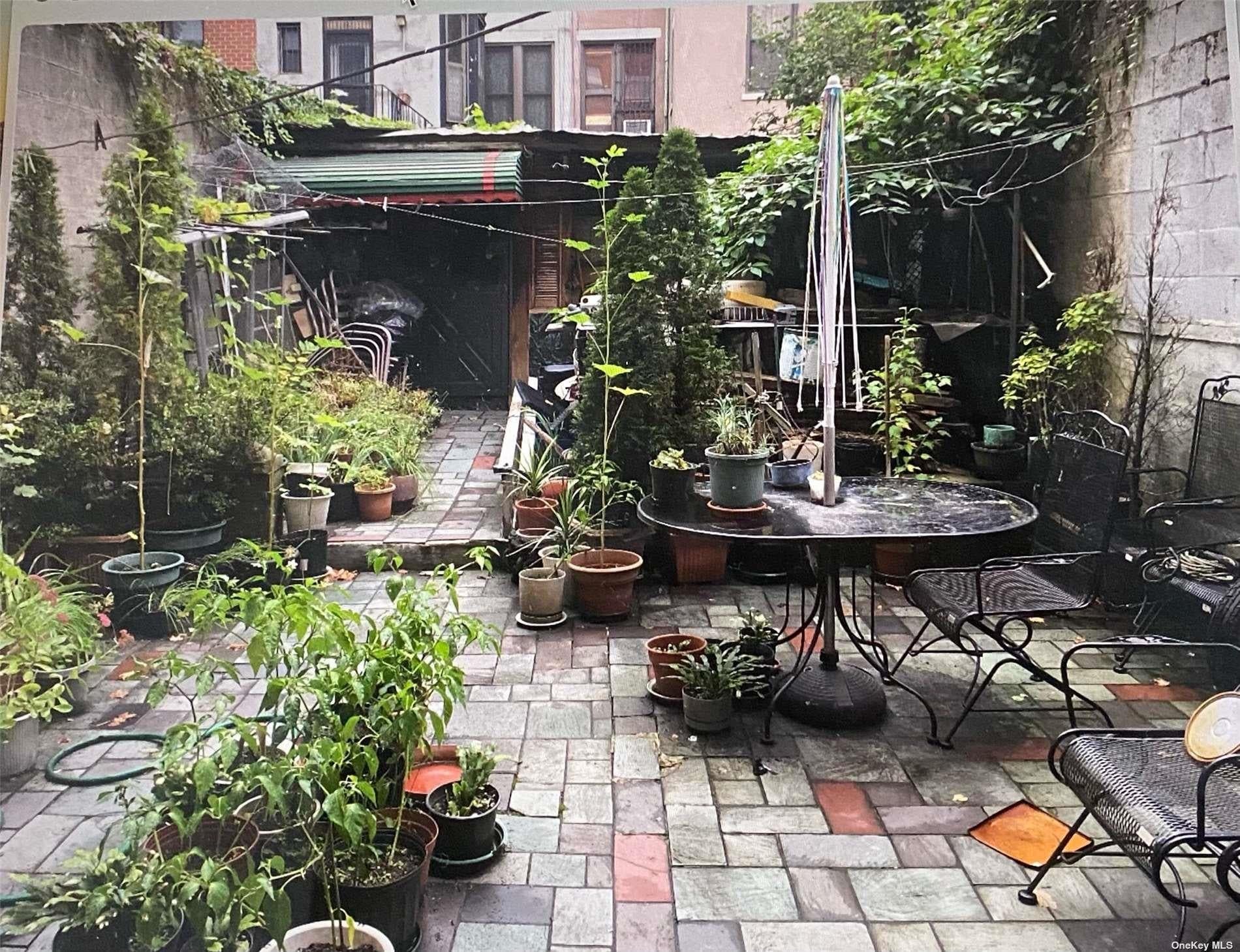 459 W 153 Street thumbnail 4