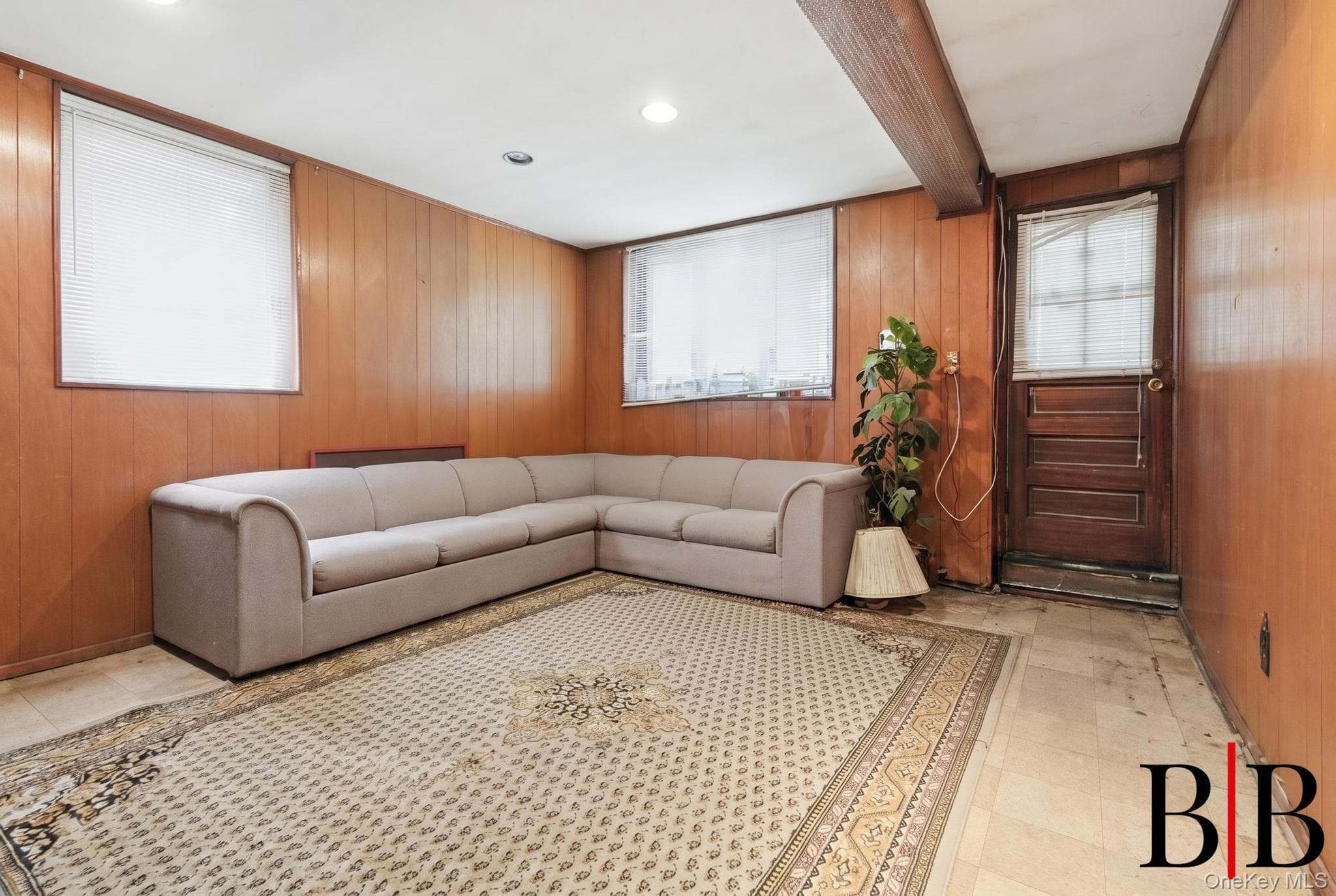 2612 E 28th Street thumbnail 20