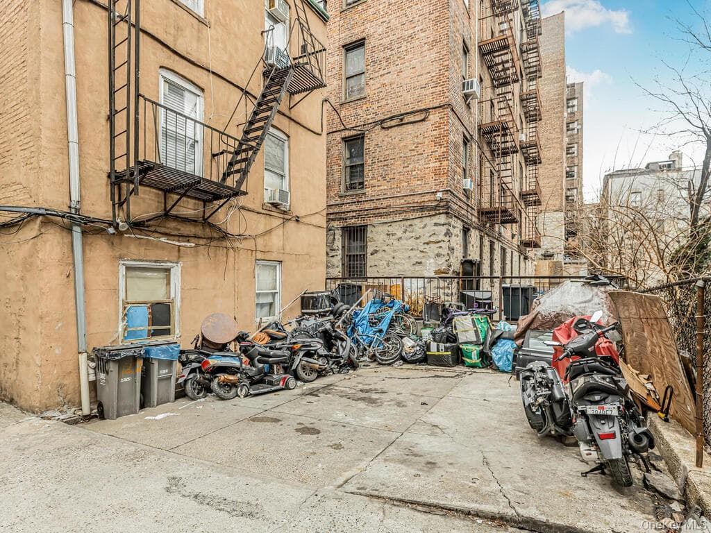 1122 Anderson Avenue thumbnail 10