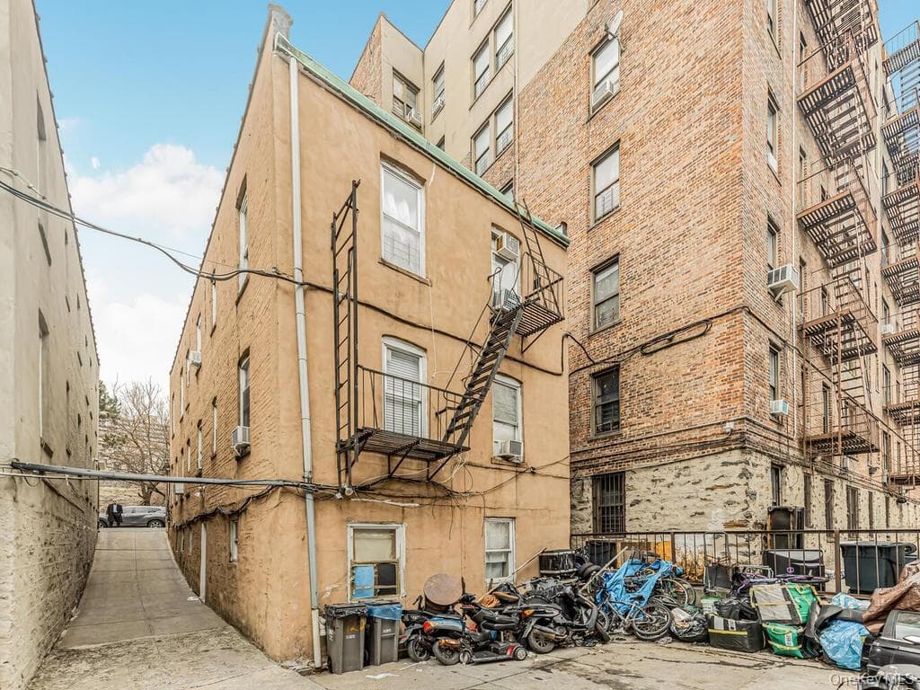 1122 Anderson Avenue thumbnail 11