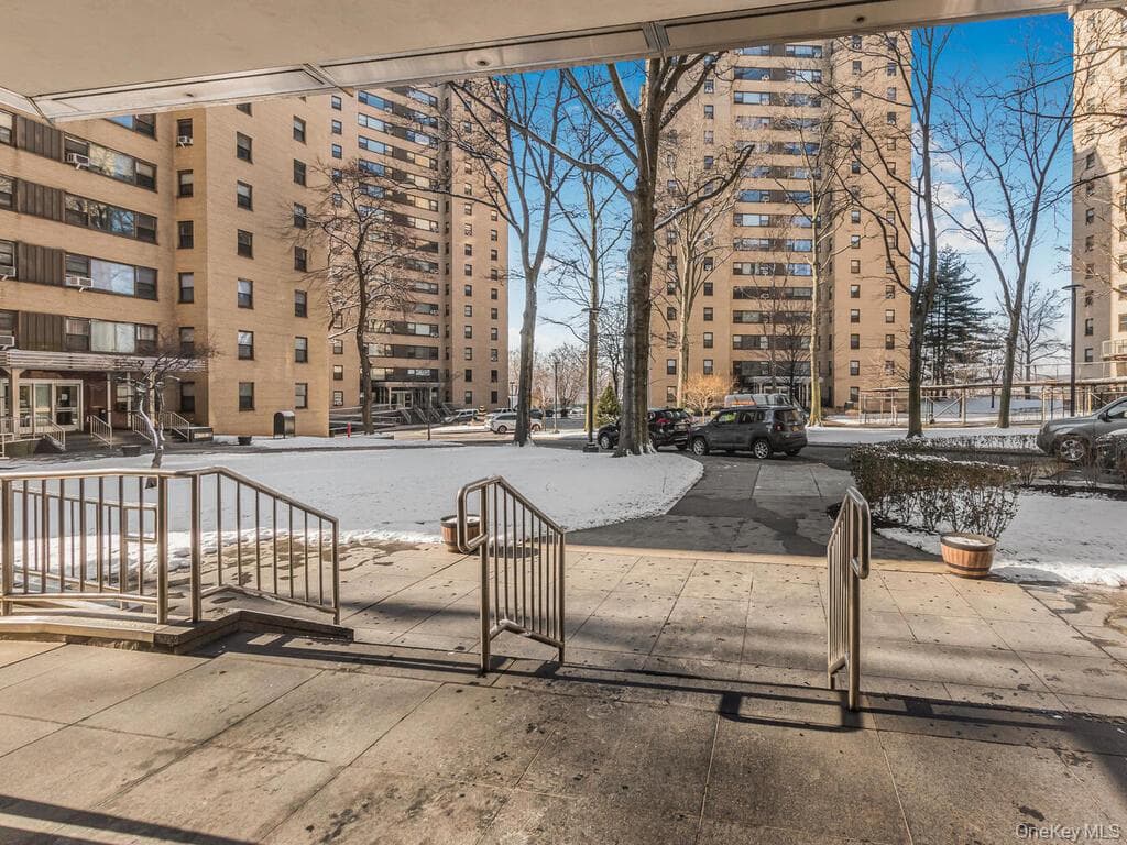 8 Fordham Hill Oval Unit: 3D thumbnail 8