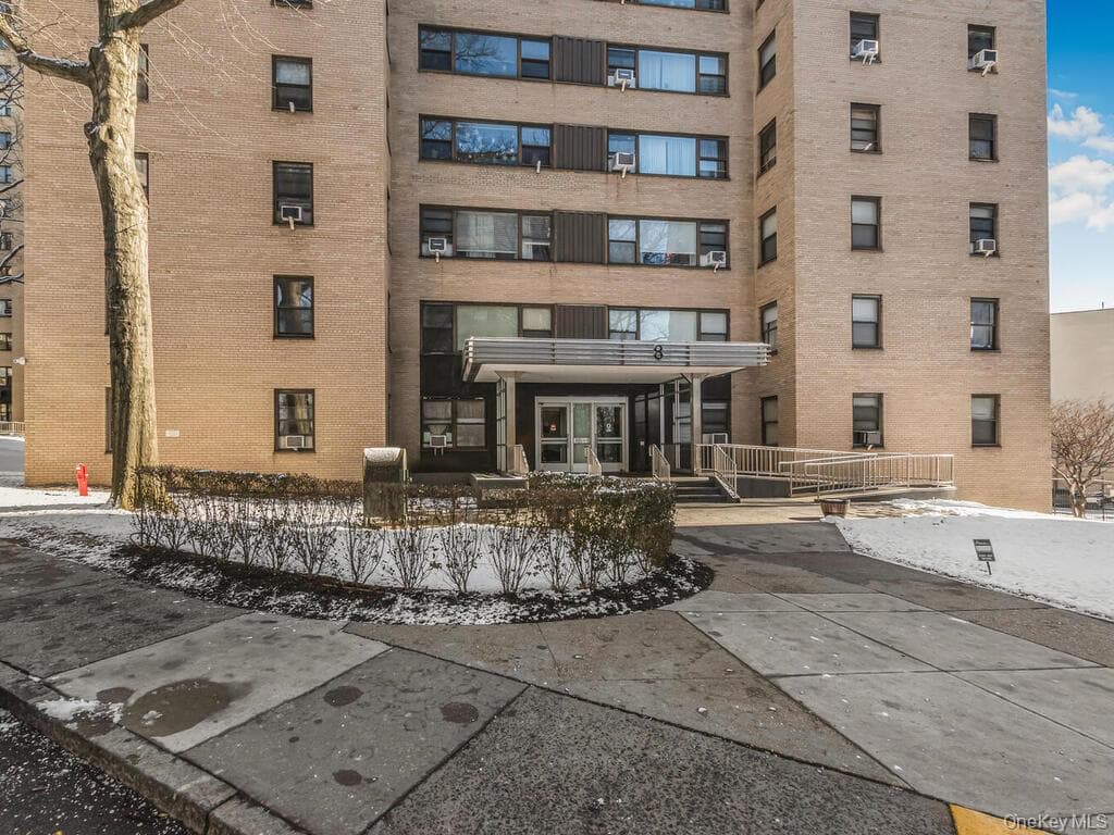 8 Fordham Hill Oval Unit: 3D thumbnail 9