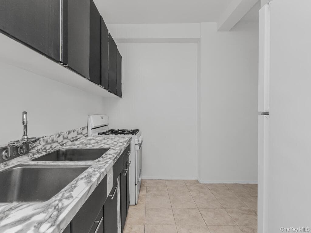 8 Fordham Hill Oval Unit: 3D thumbnail 3