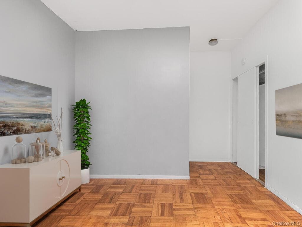 8 Fordham Hill Oval Unit: 3D thumbnail 2