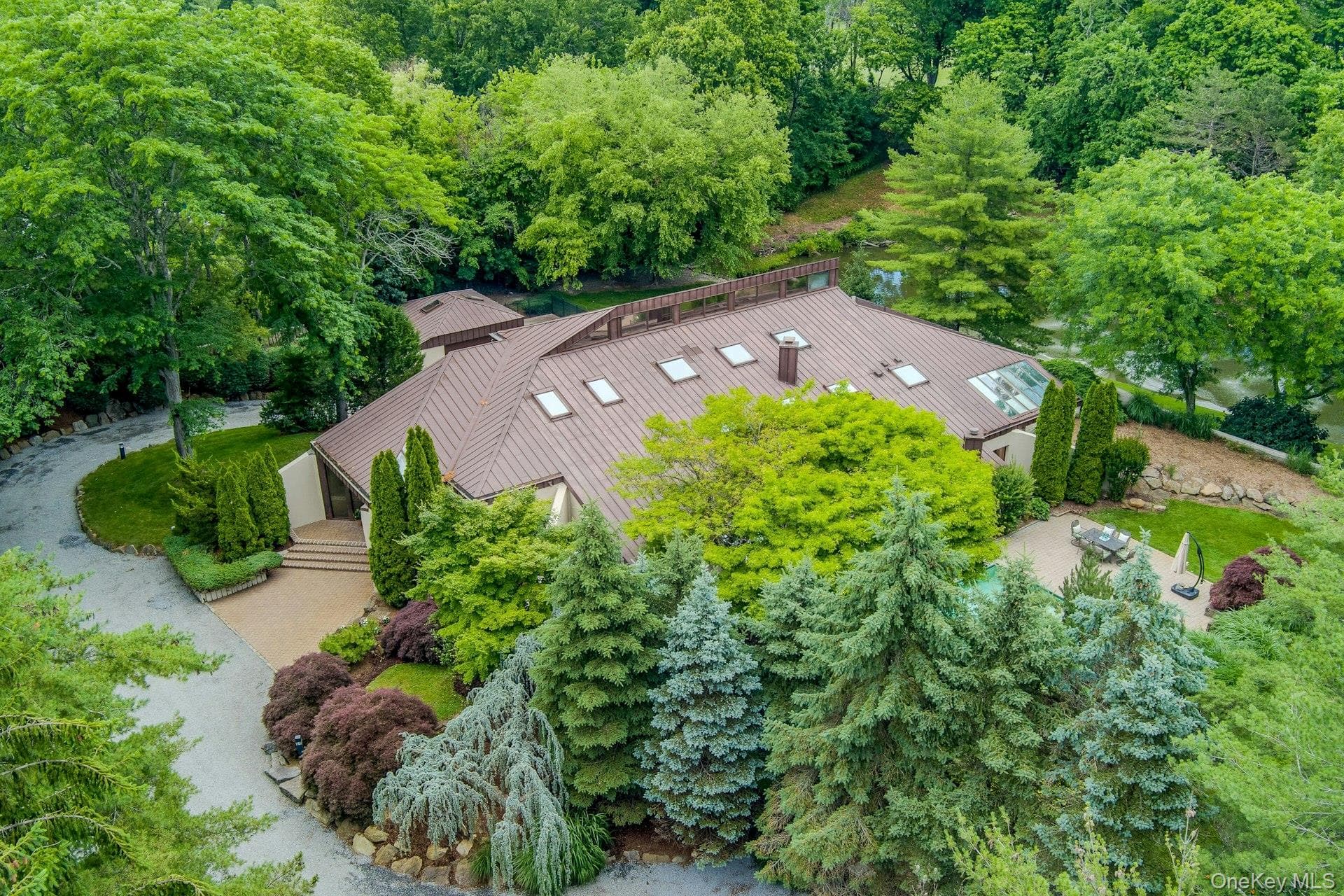 41 Murray Hill Road, Scarsdale