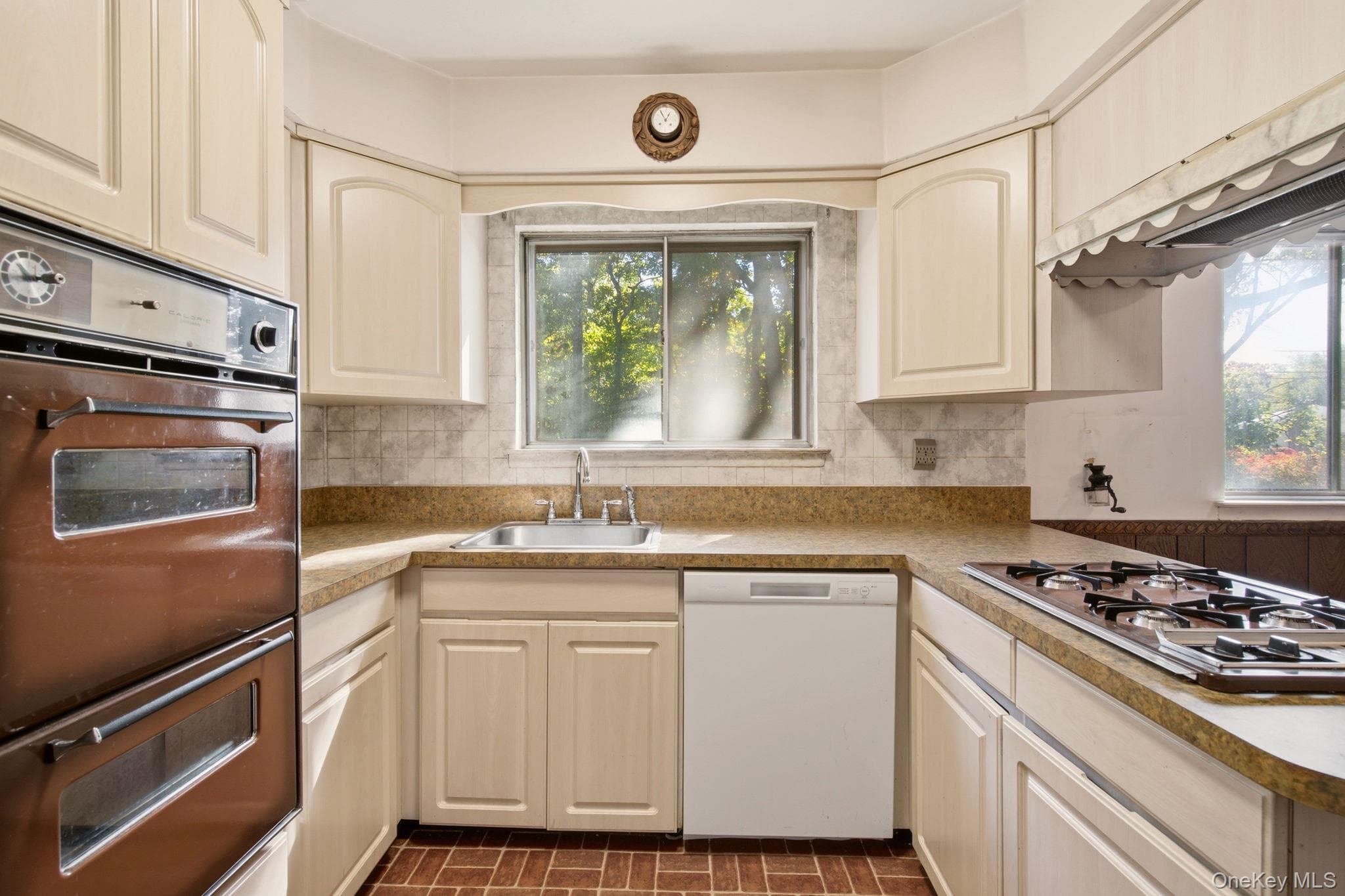 63 Lauren Avenue thumbnail 10